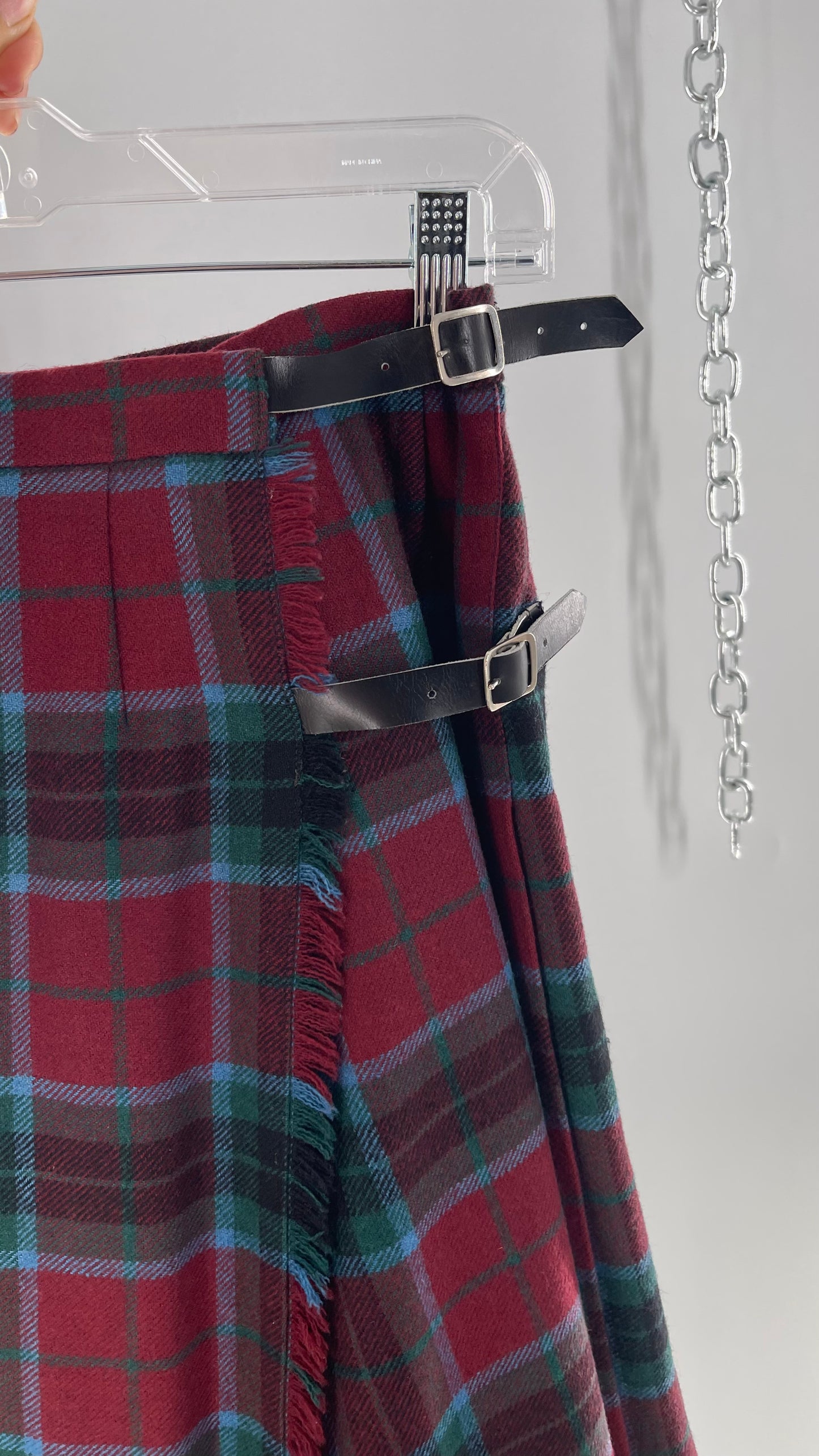 Vintage Clan Crest Pure New Wool Tartan Plaid Skirt with Oversized Pin Made in Scotland (36)