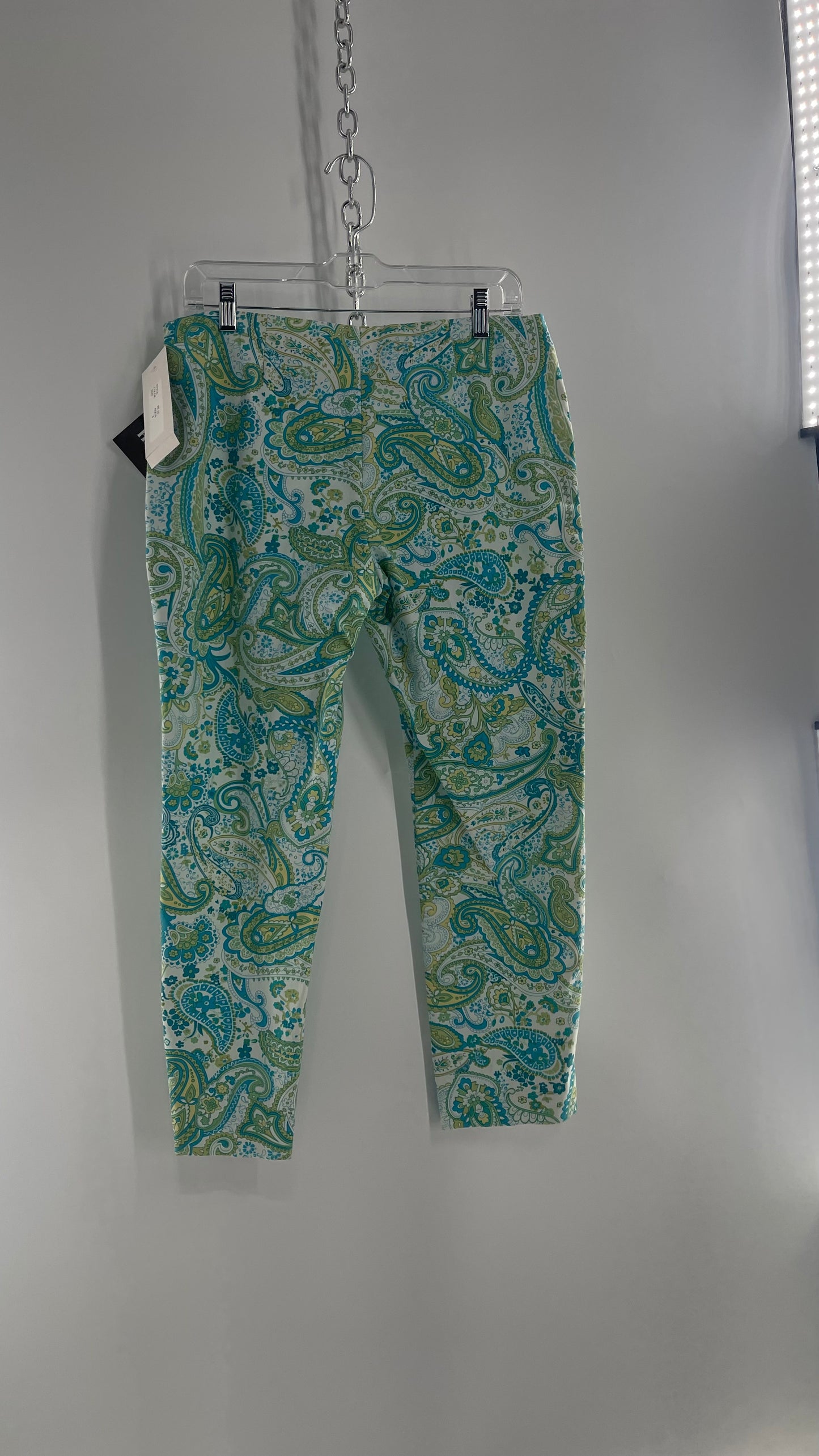 VINTAGE WOMYN Blue Green Paisley Patterned 1990s Capris with Tags Attached (8)