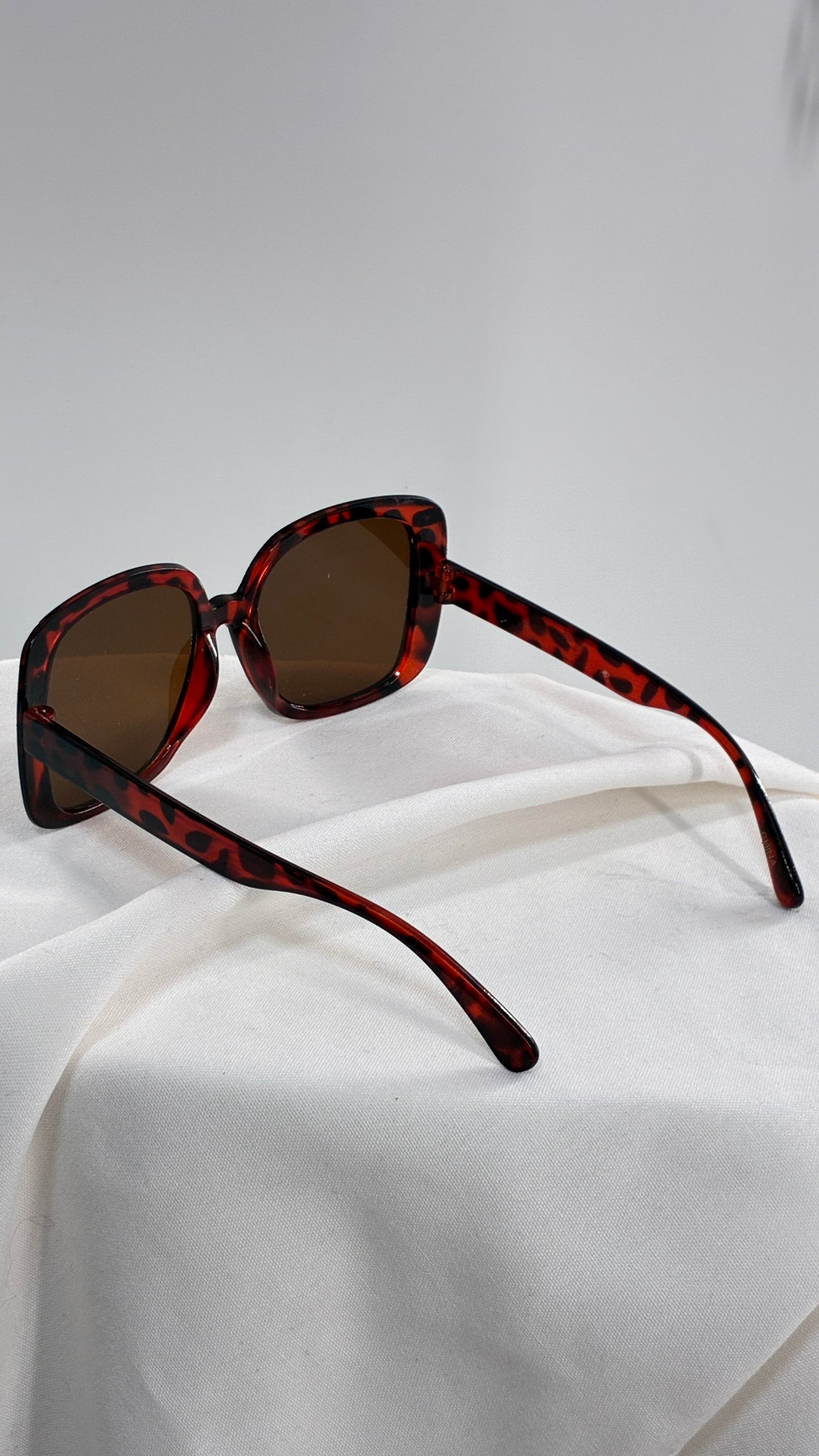 Vintage Oversized Turtle Shell Sunglasses