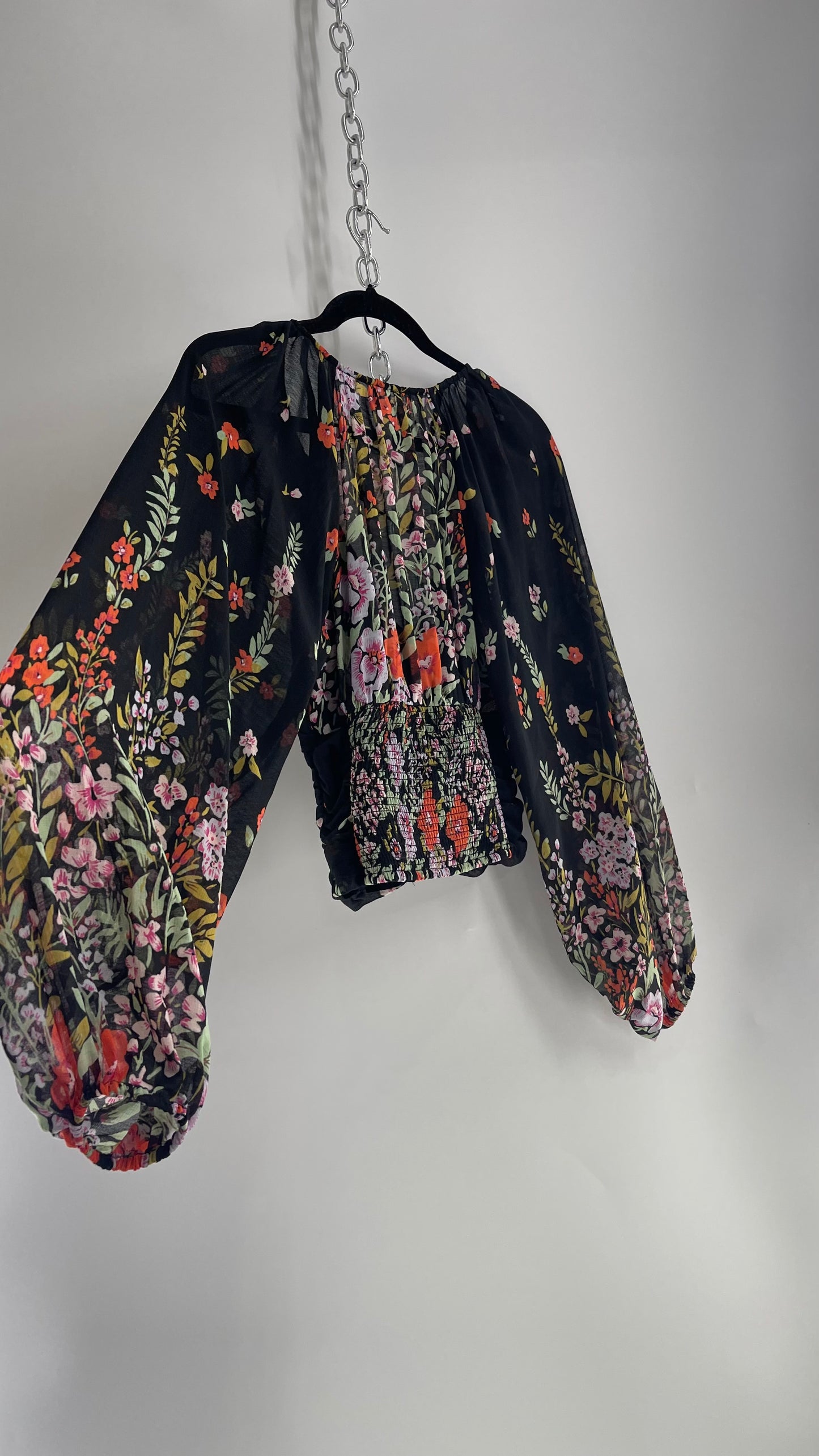 Free People Black Contrast Floral Bubble Sleeve Blouse with Ruched Bodice (XS)