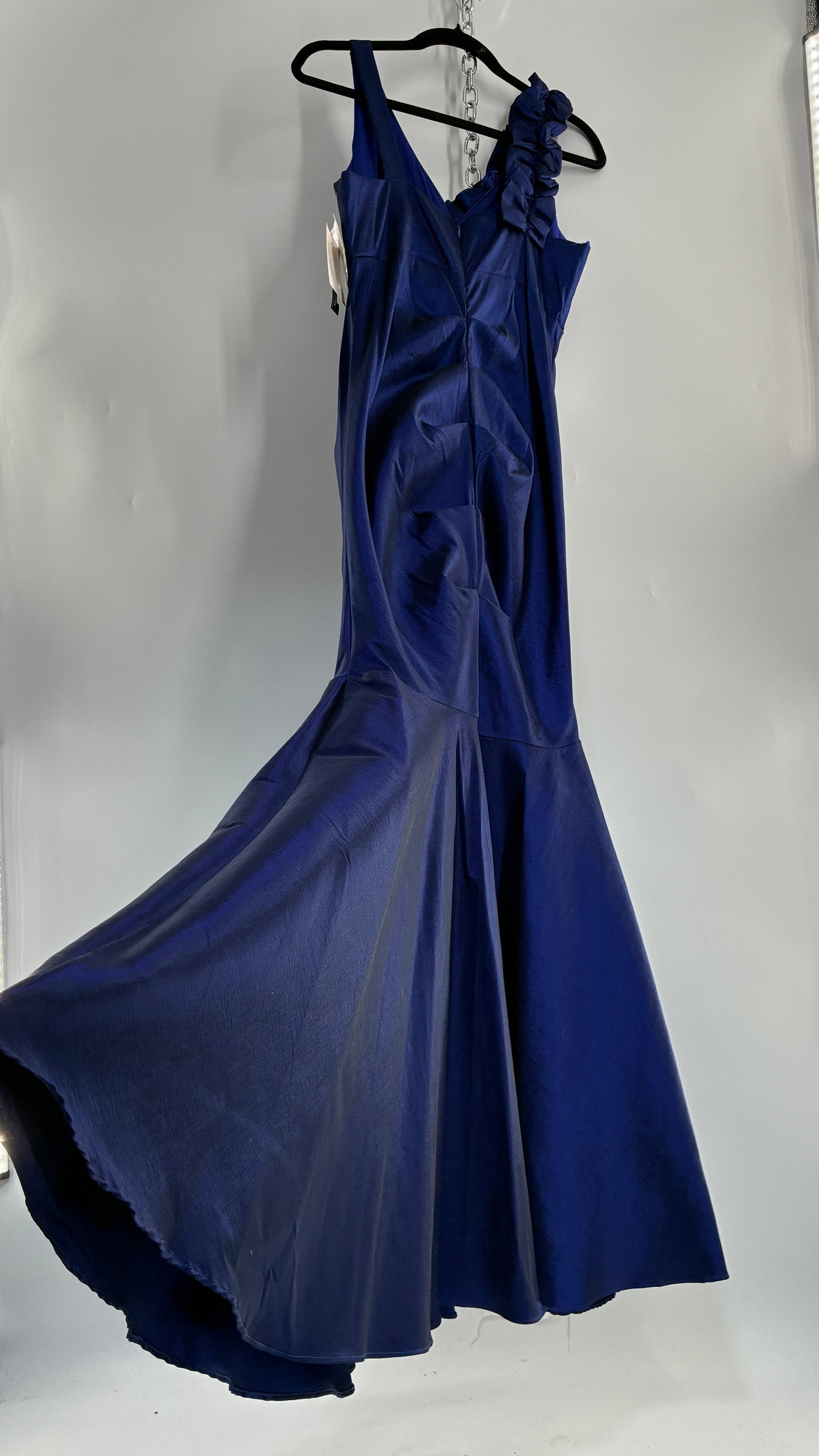 Deadstock Vintage Iridescent Metallic Taffeta Royal Blue Ruched Bodice and Floral Appliqué Gown (12)