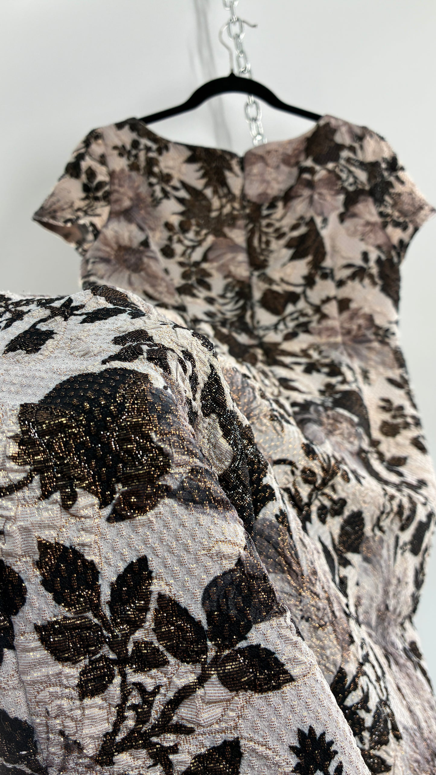 Vintage Adrianna Papell Neutral Floral Dress with Beading and Gold Sheen (6P)