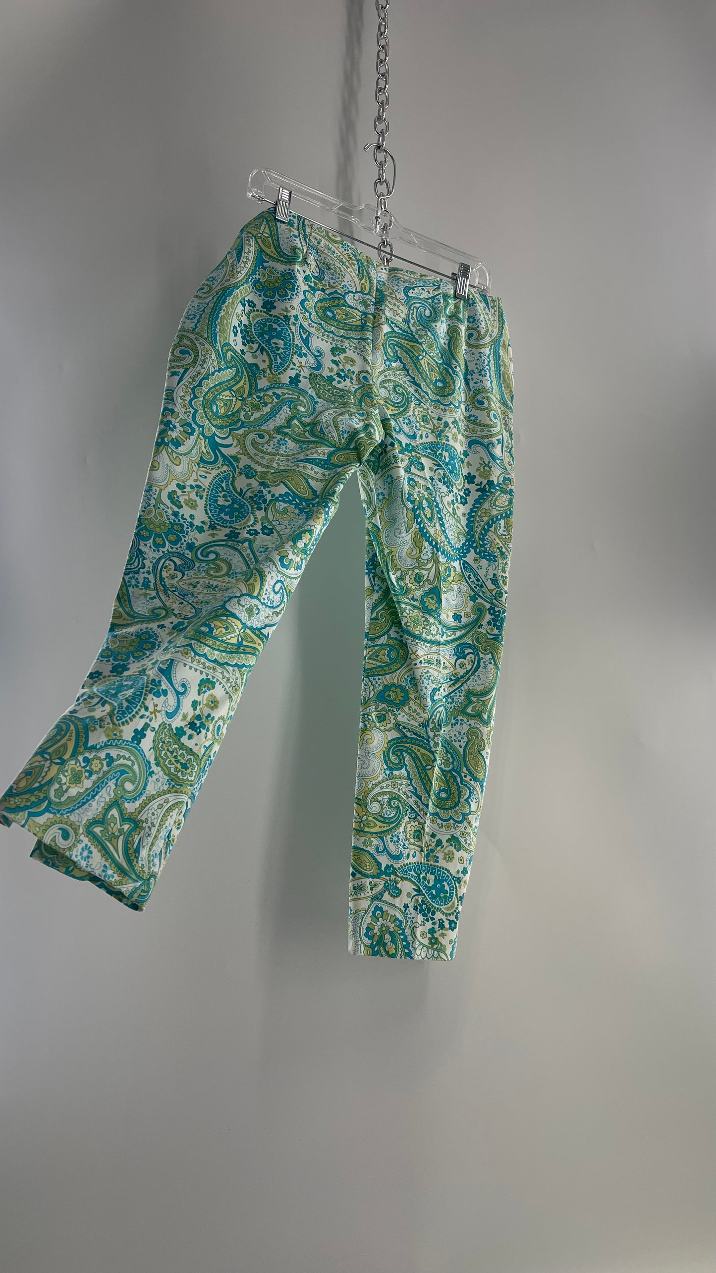 VINTAGE WOMYN Blue Green Paisley Patterned 1990s Capris with Tags Attached (14)