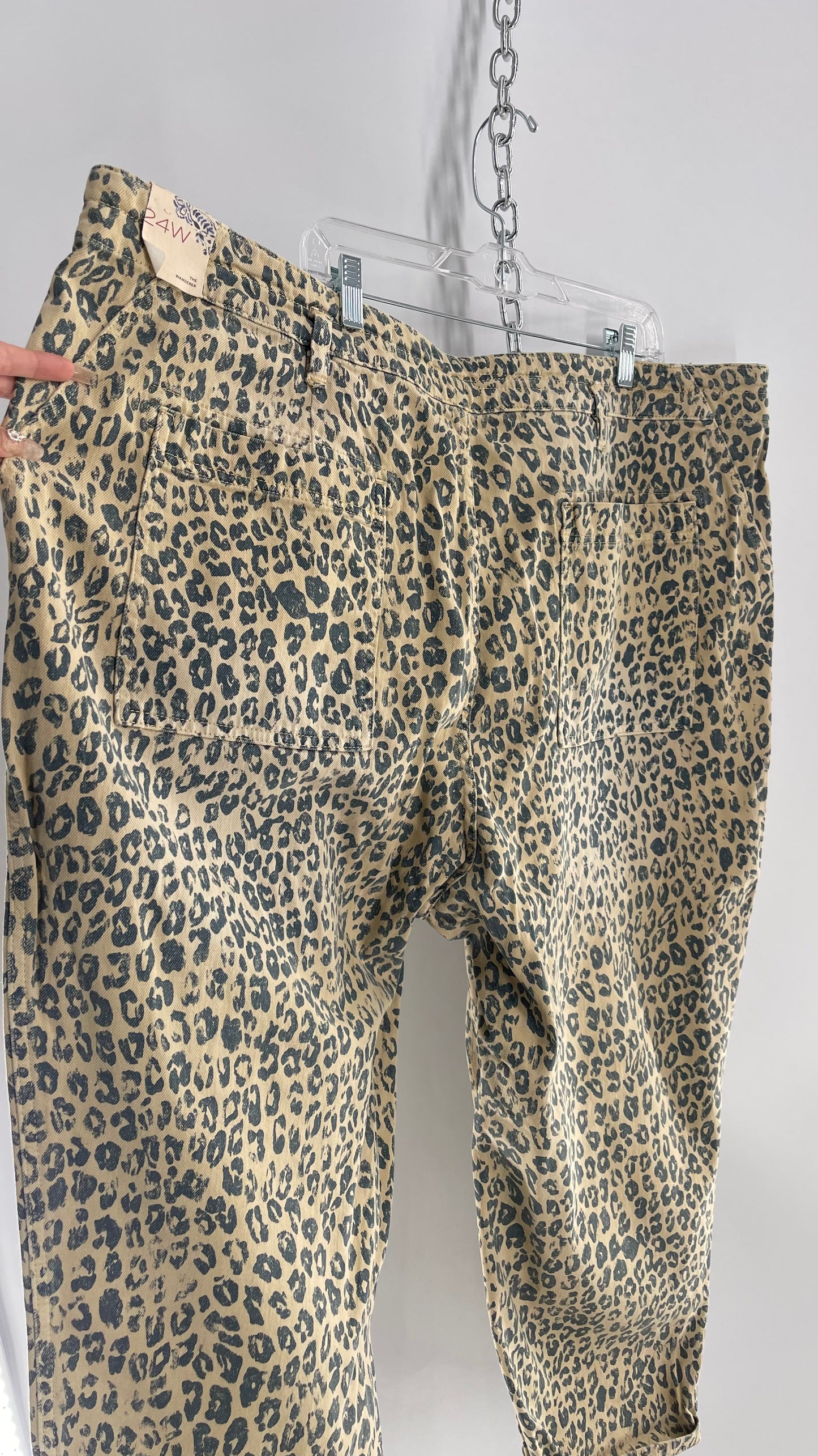 Pilcro Anthropologie Beige Blue Faded Leopard Carpenter Pant with Tags (24W)