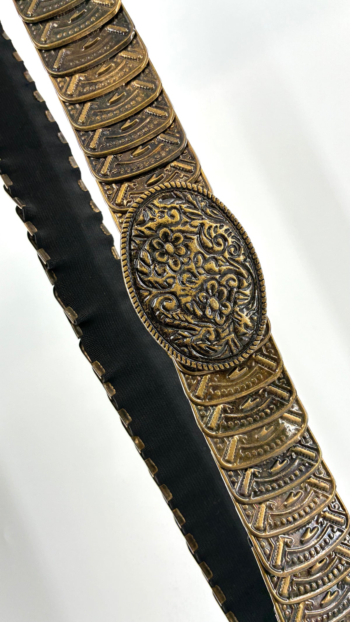 Vintage Antique Gold-Tone Scale Belt With Ornate Oval Buckle (L/XL)