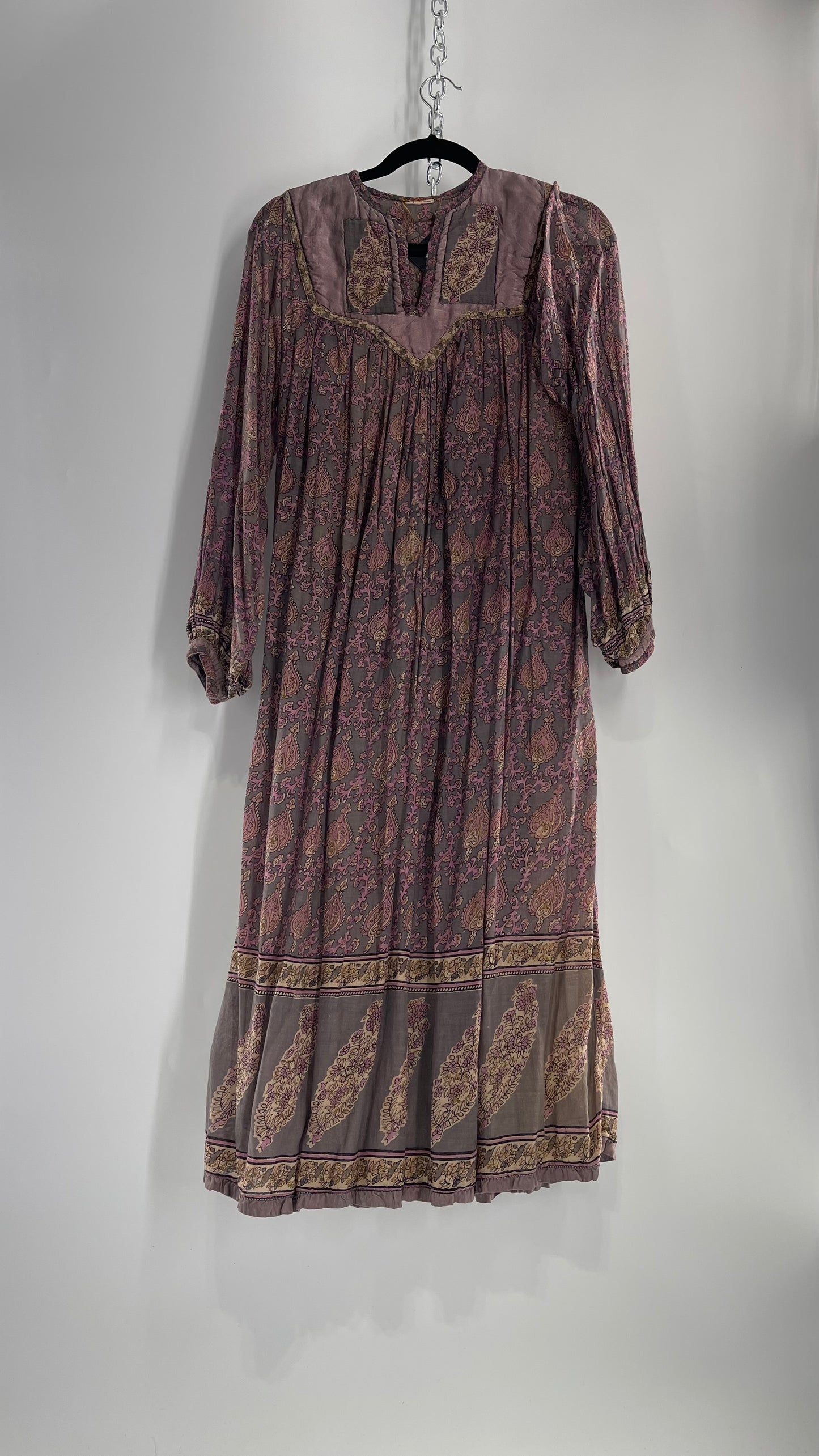 Vintage 1970s Handmade Dusty Purple Full Length Dress with Paisley Pattern and Quilted Neckline (Small)