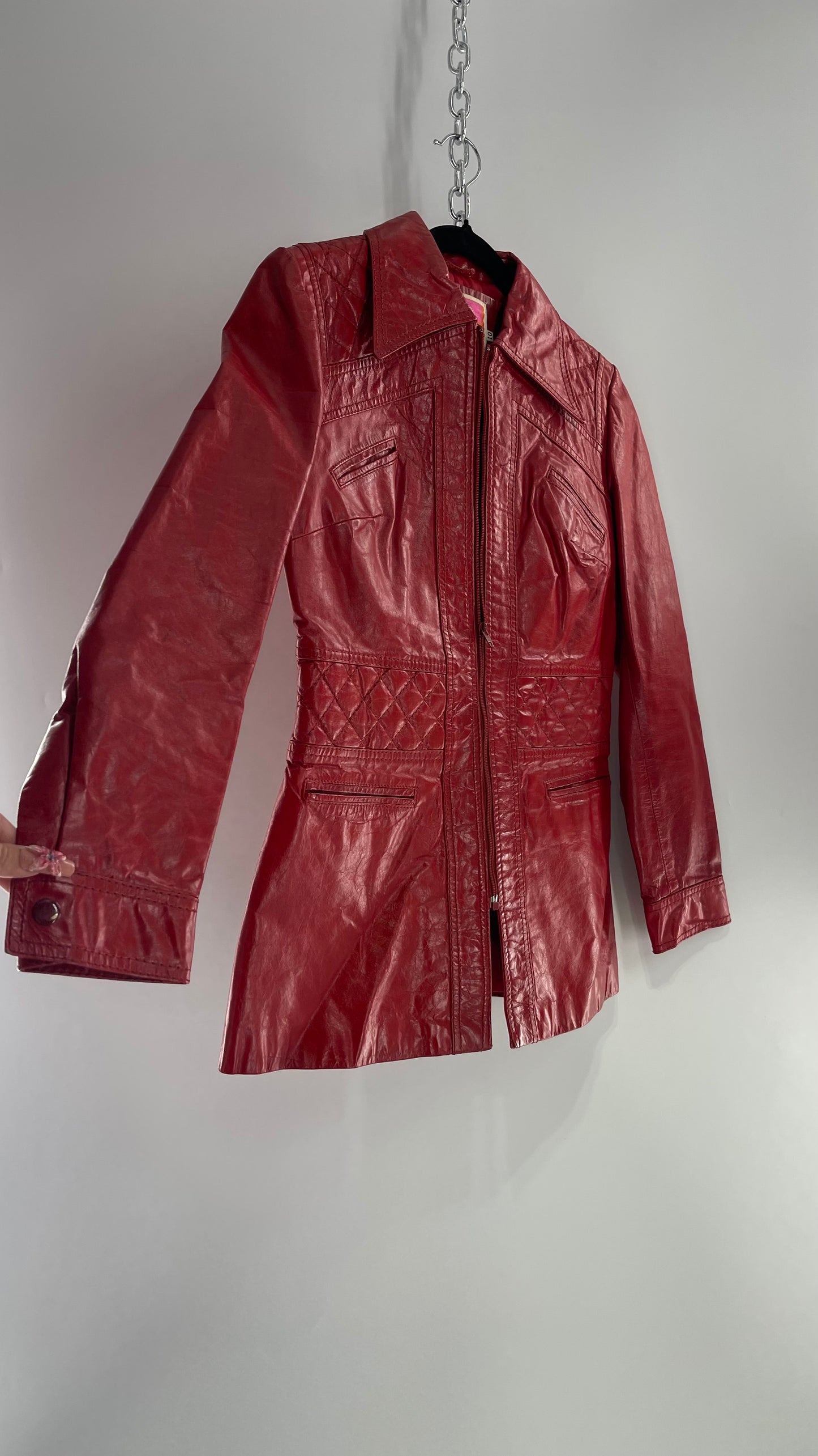 VINTAGE 1970s Ms Pioneer Red Leather Coat with Quilted Waistline (10)