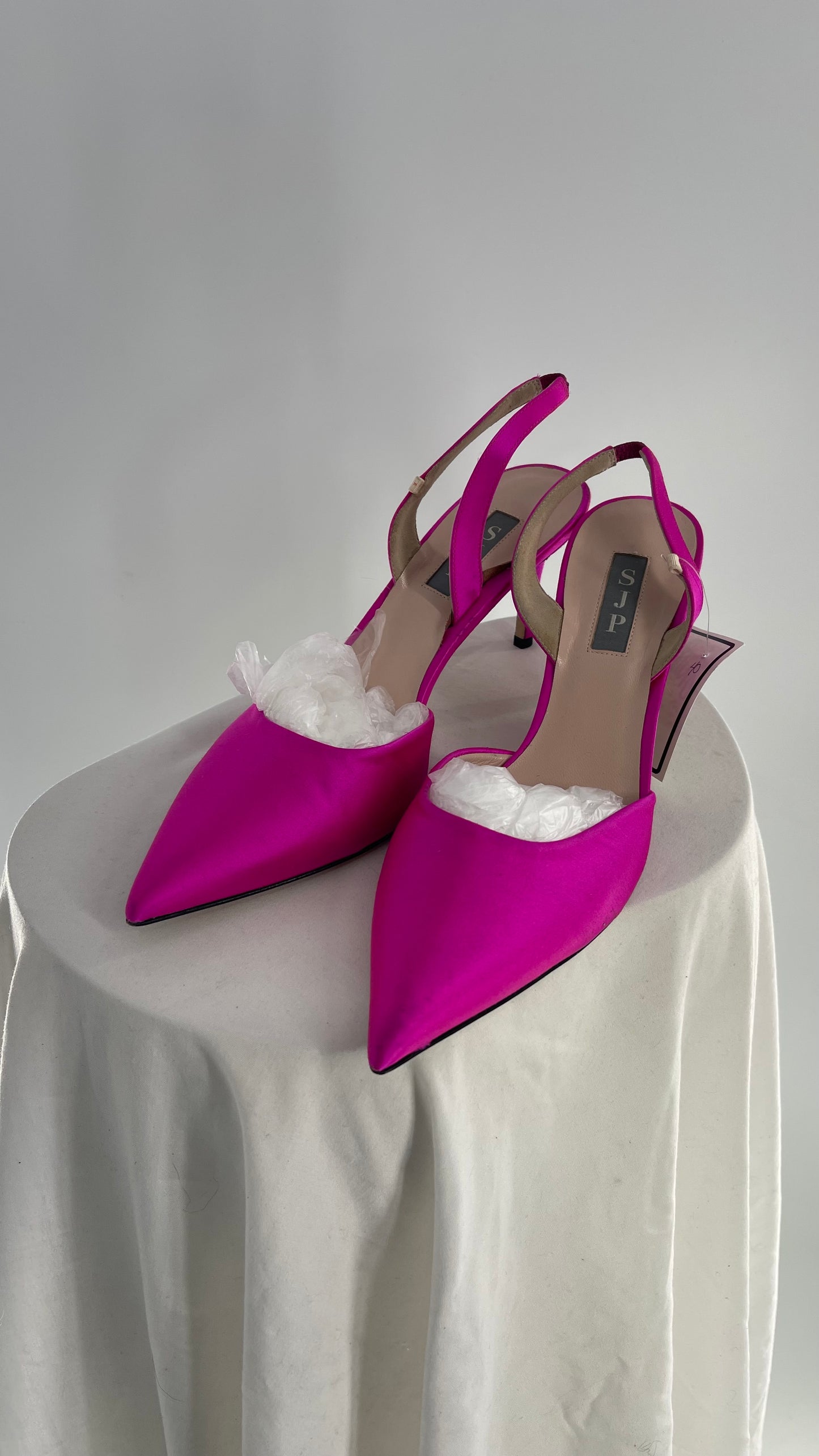 Vintage SJP Sarah Jessica Parker Hot Pink Satin Pointed Toe Slingback Kitten Heel (40)