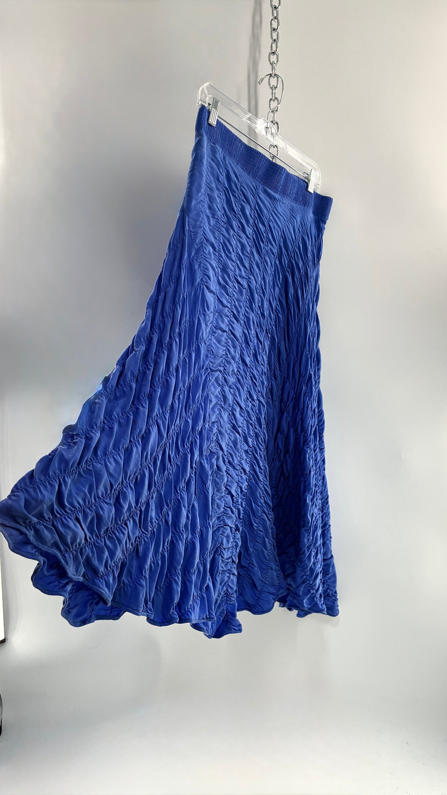 Vintage DKNY 100% Silk Cobalt Blue Skirt (Small)