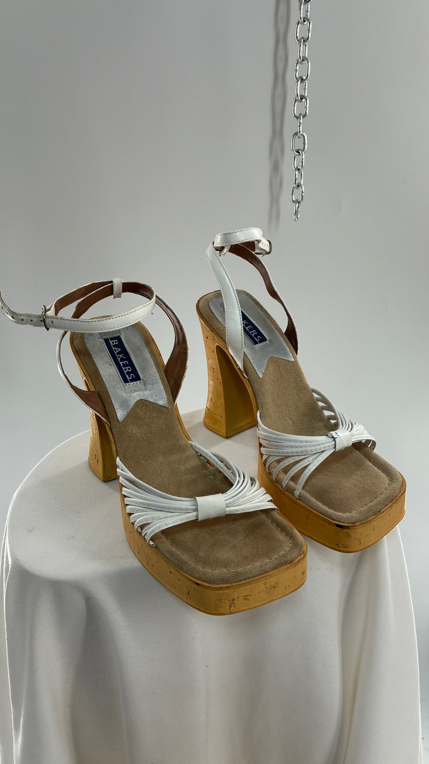 Vintage 1990s Baker Square Toe Block Heel White Platform Sandal Heel (8)
