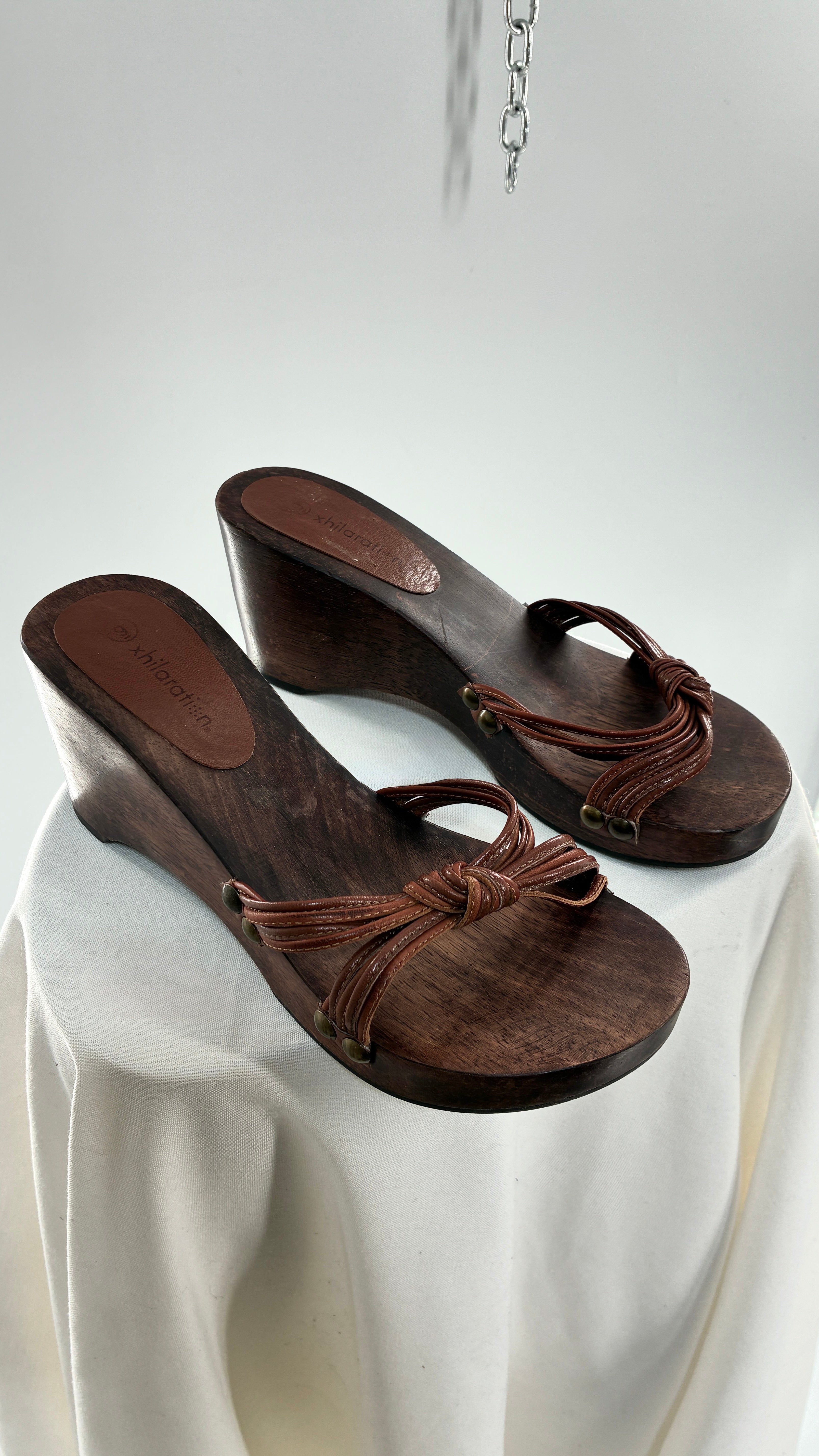 Vintage Wooden Heel with Brown Thong Strappy Detail (9) – The