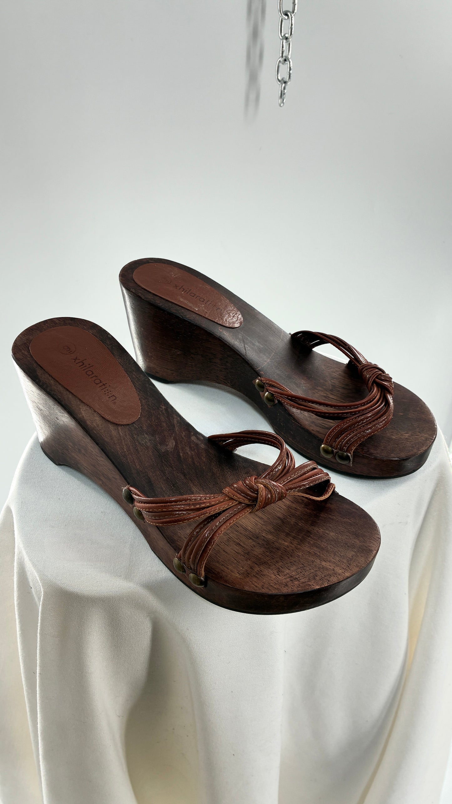 Vintage Wooden Heel with Brown Thong Strappy Detail (9)