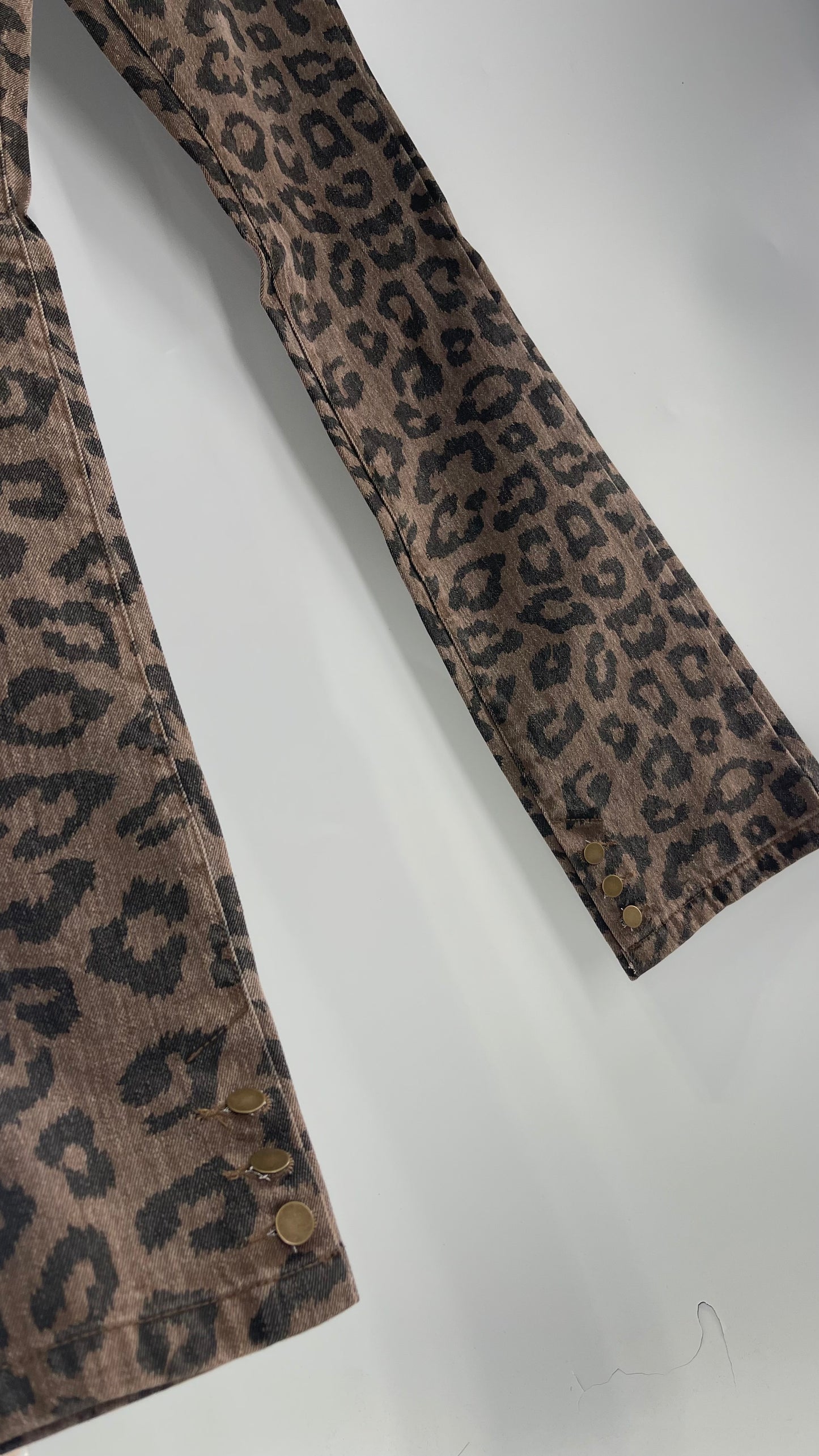 The Open Product Cheetah Print Brown Jeans with Buttons on Hem  (2)