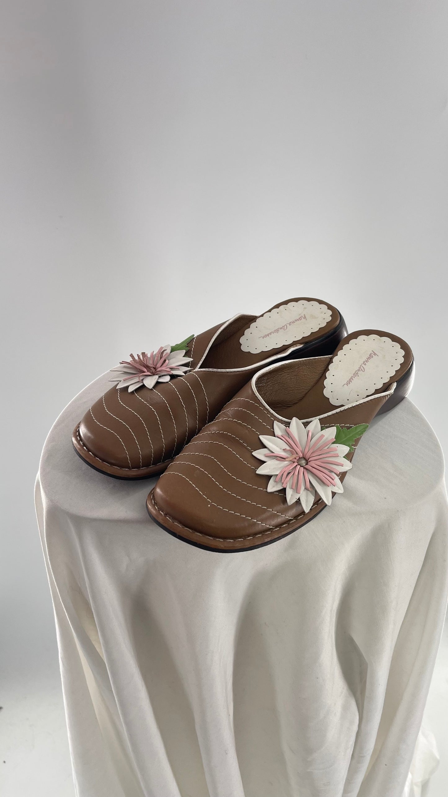 Vintage Hanna Anderson Light Brown Leather Slide Ons with White Stitching and Flower Appliqués (38)