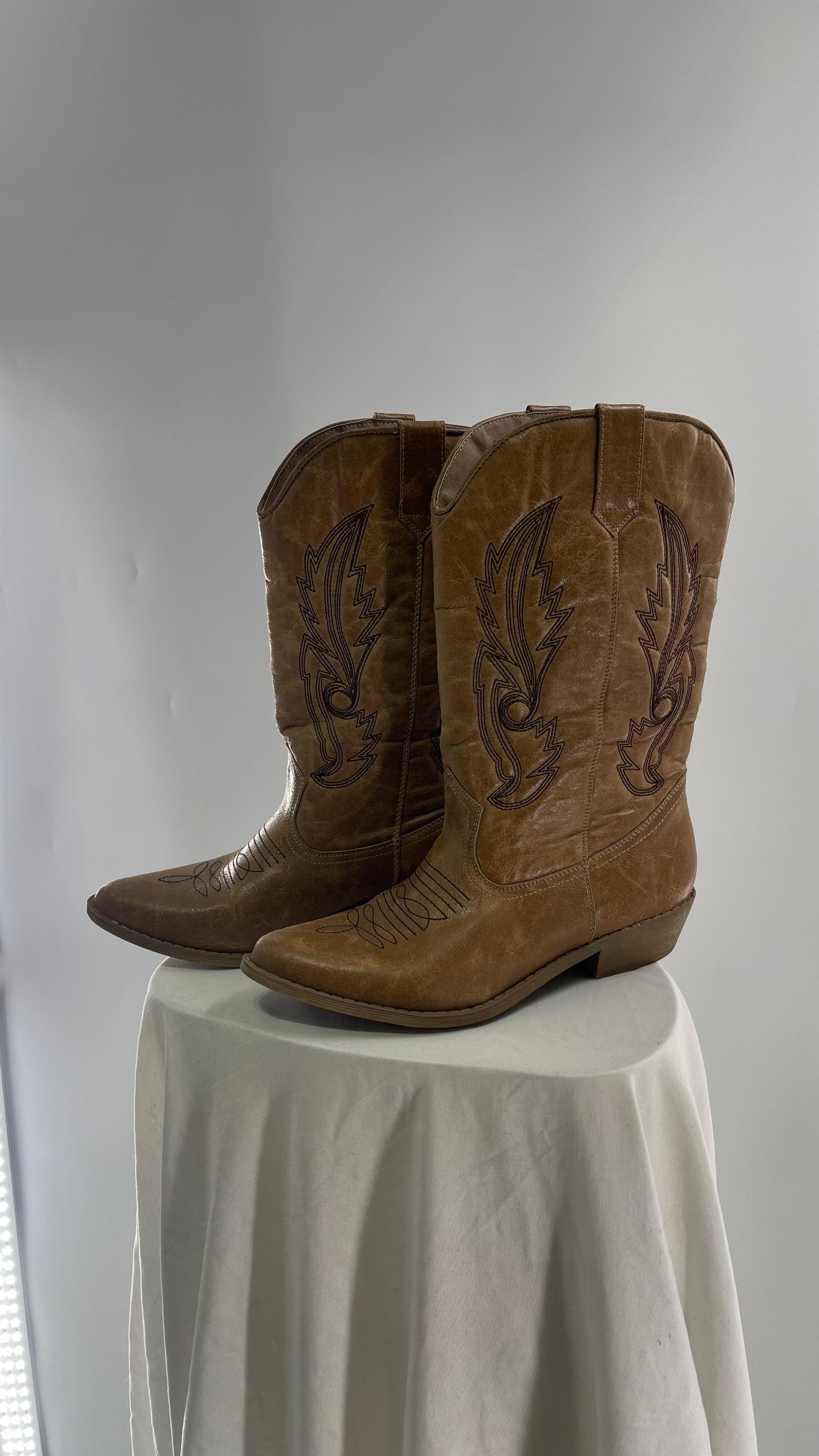 Vintage Coconuts Light Vegan Leather Cowboy Boots (7.5)