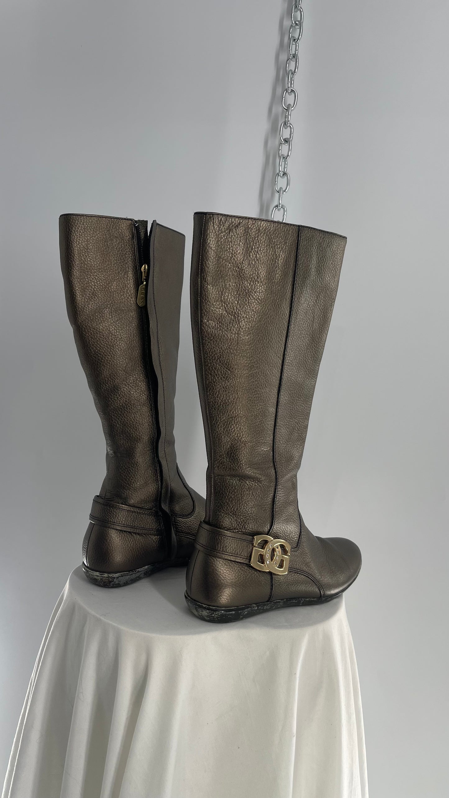 Vintage GUESS Metallic Bronze/Pewter Silver Leather Boots with Logo Buckle (36)