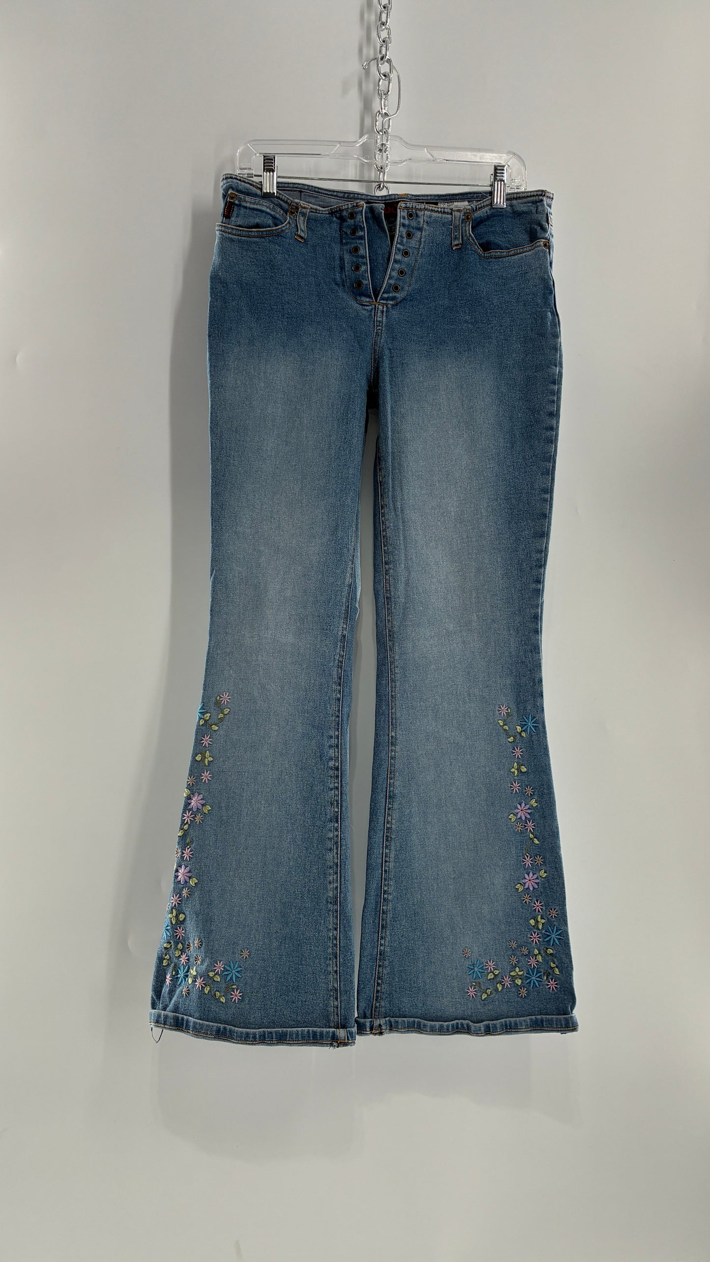 Vintage MUDD Light Wash, Low Rise Jeans with Grommet Waistband and Embroidered Florals (11)