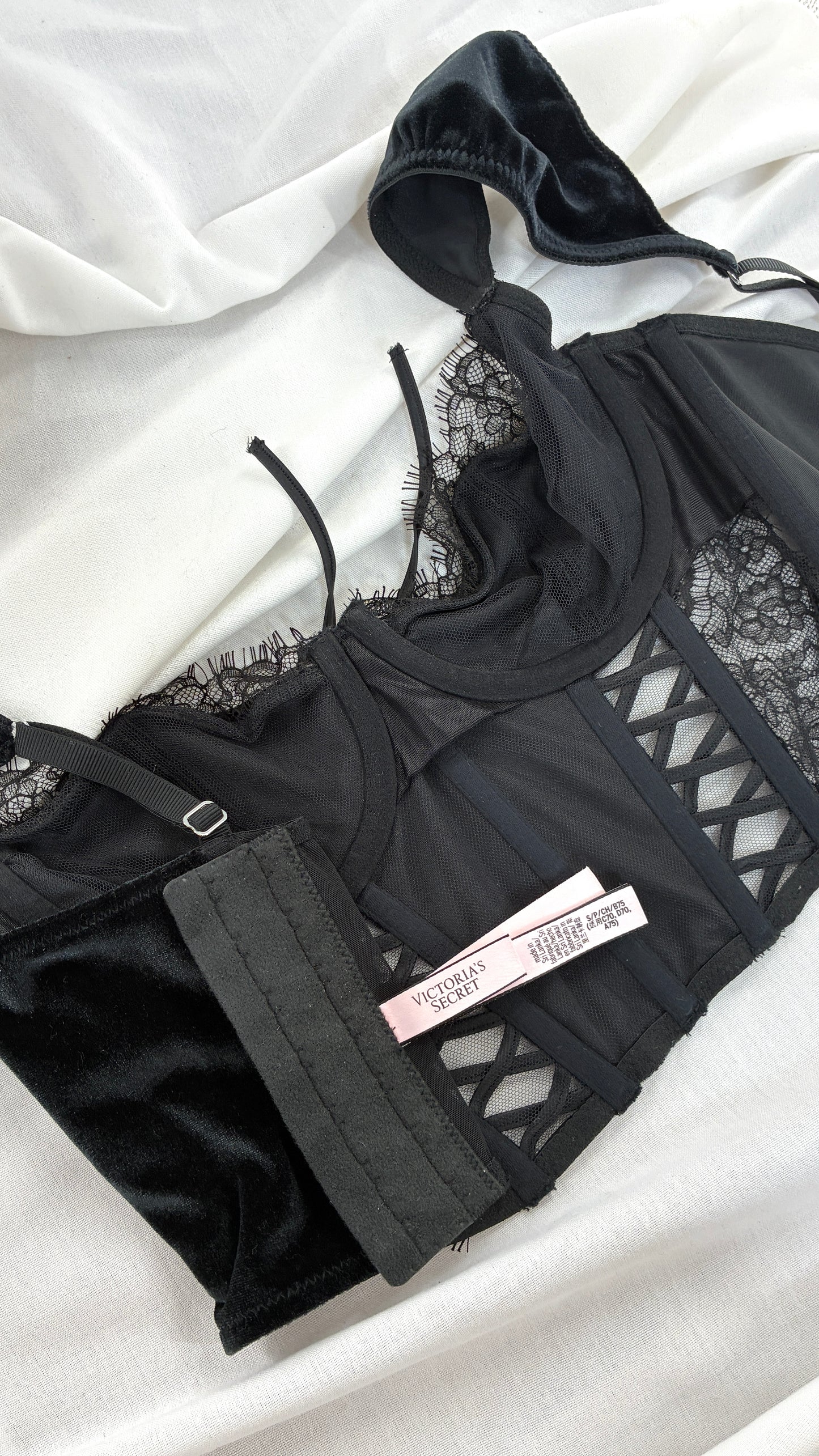 Vintage VICTORIAS SECRET Black Velour Corset Bra (Small)