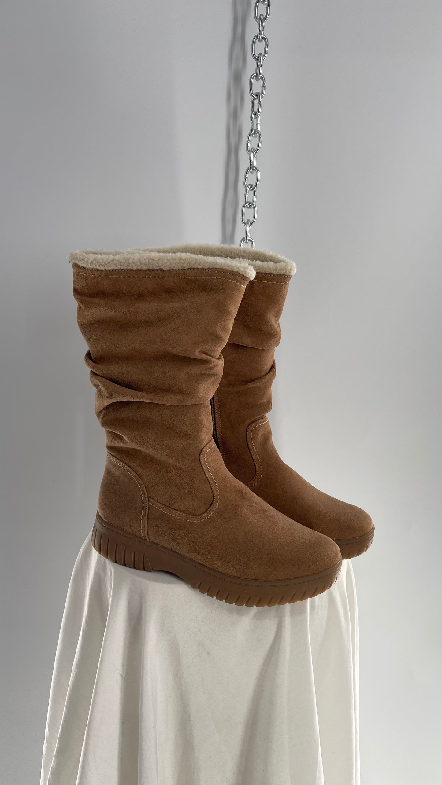 White Mountain Stacked/Ruched Brown Suede Leather Boots with Sherpa Lining and Tags Attached (8.5)