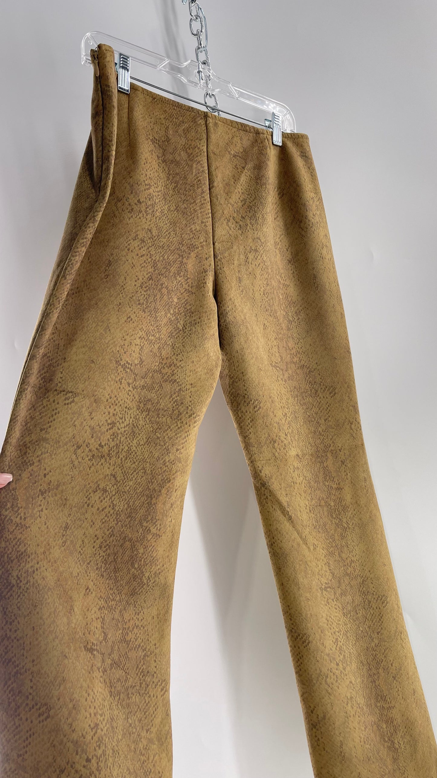 Urban Outfitters Green Snake Patterned Velveteen Flared Pants (10)