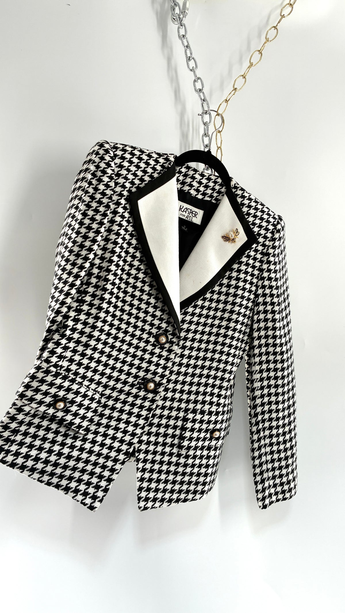 Vintage KASPER for ASL Knit Houndstooth Blazer with Gold Brooch and Pearlescent Buttons(4 Petite)