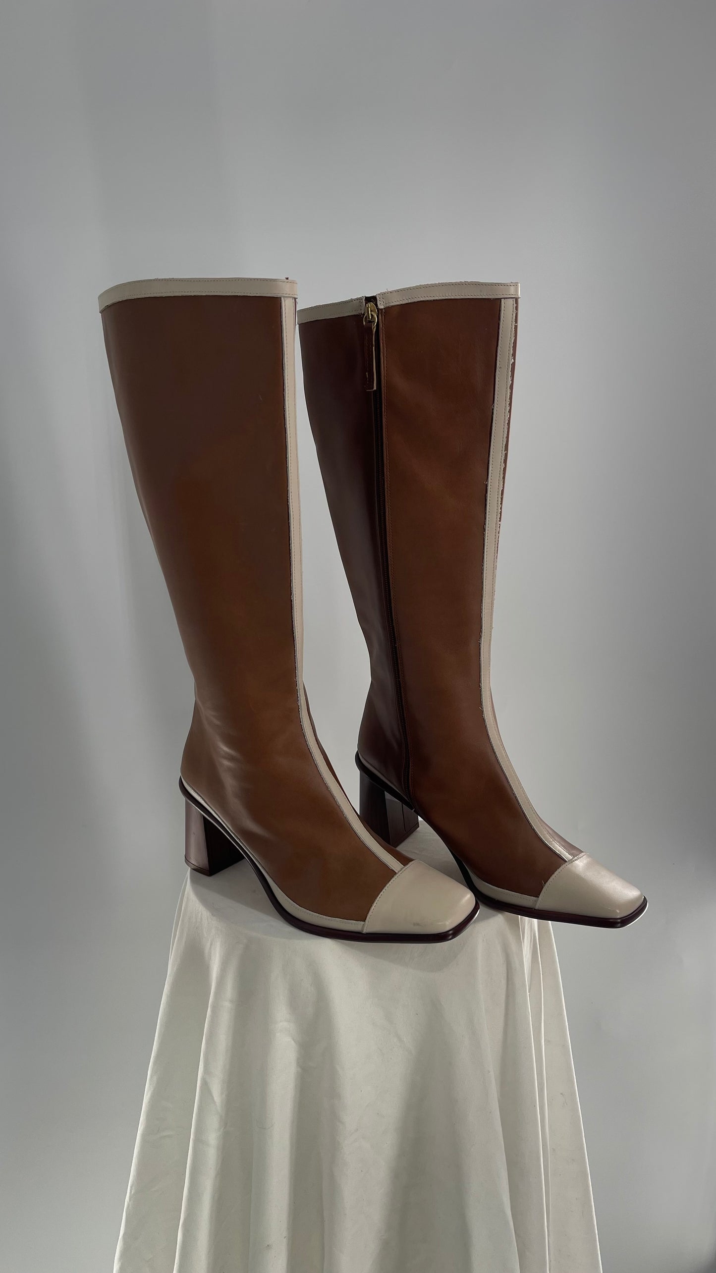 ALOHAS Brown and White Paneled Leather Booties (42)