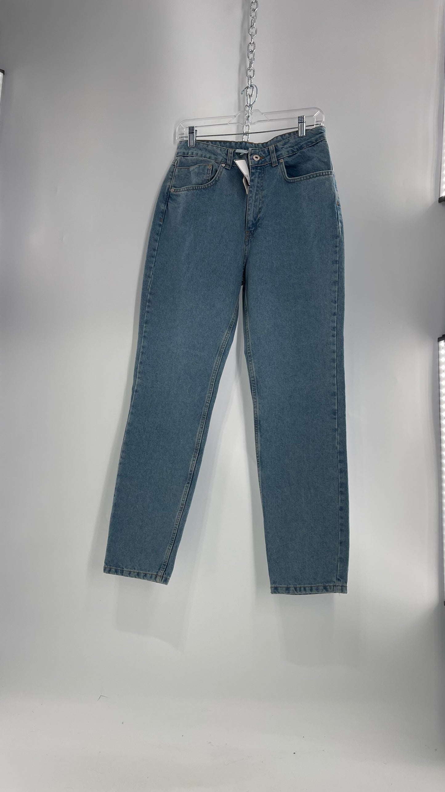 RAGGED PRIEST Free People Light Wash High Waisted Mom Jeans with Bum Tear with Tags Attached (30)