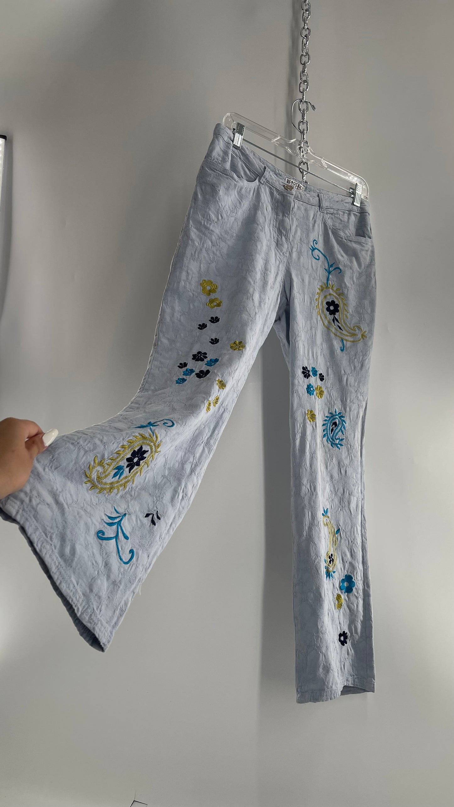 Vintage DEMOCRACY Embroidered, Textured Kickflares (8 Petite)