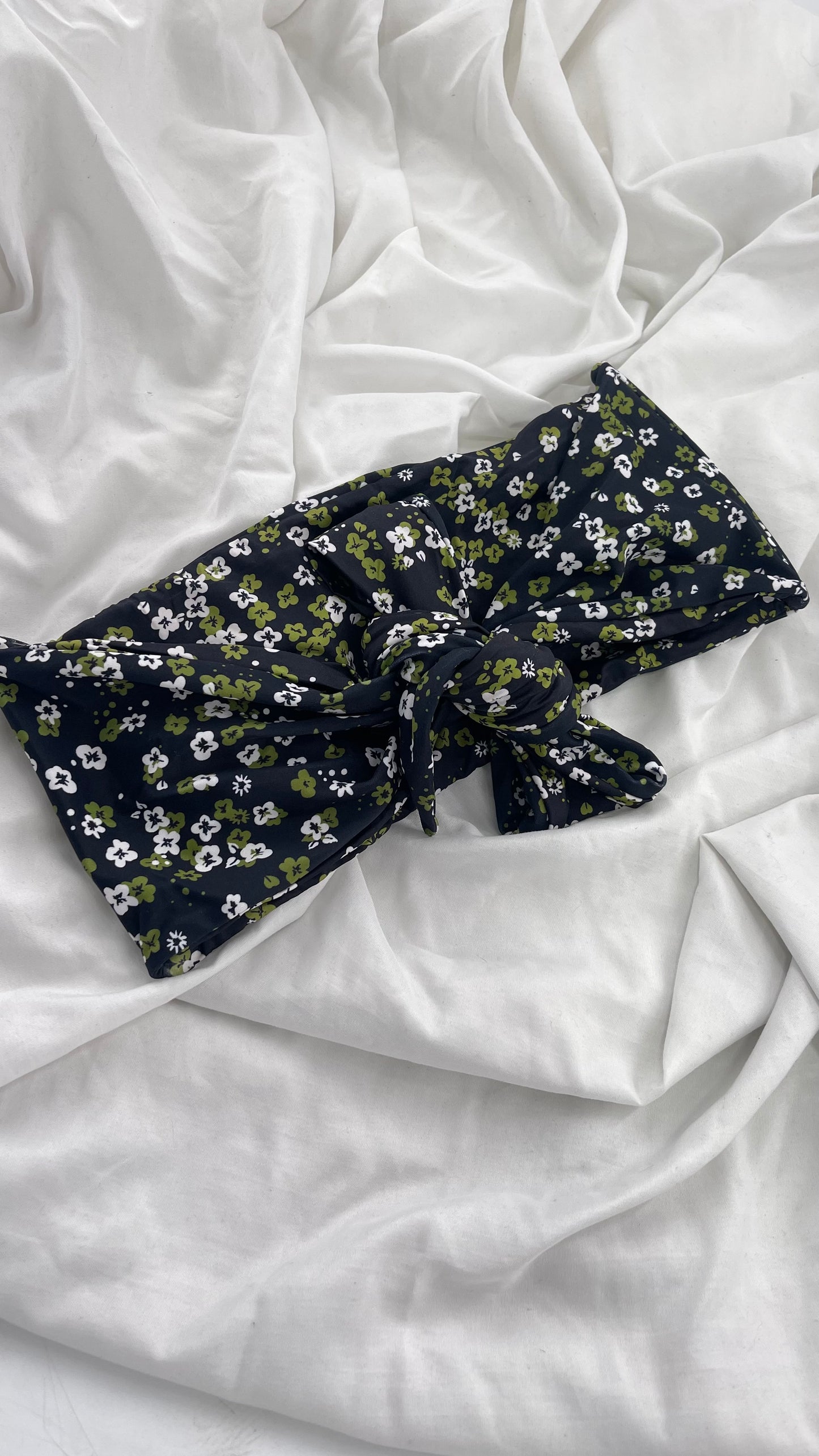 GILLIA swim Black Tie Up Bandeau with Green Poppy Florals (Medium)