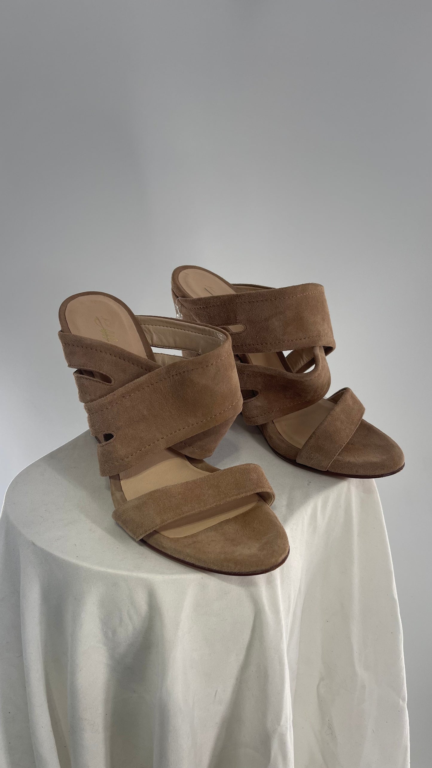 Ms.Albright Anthropologie Tan Suede Leather Strappy Wedge Heel (41)