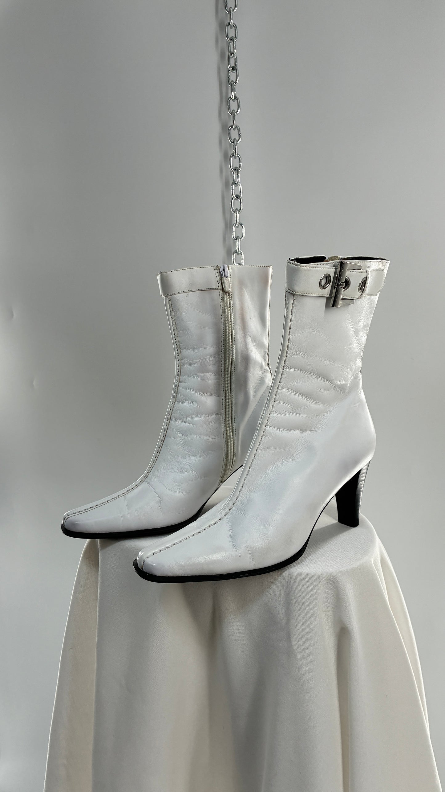 Vintage FRANCO SARTO White Leather Pointed Toe Boots with Ankle Buckle (7.5)