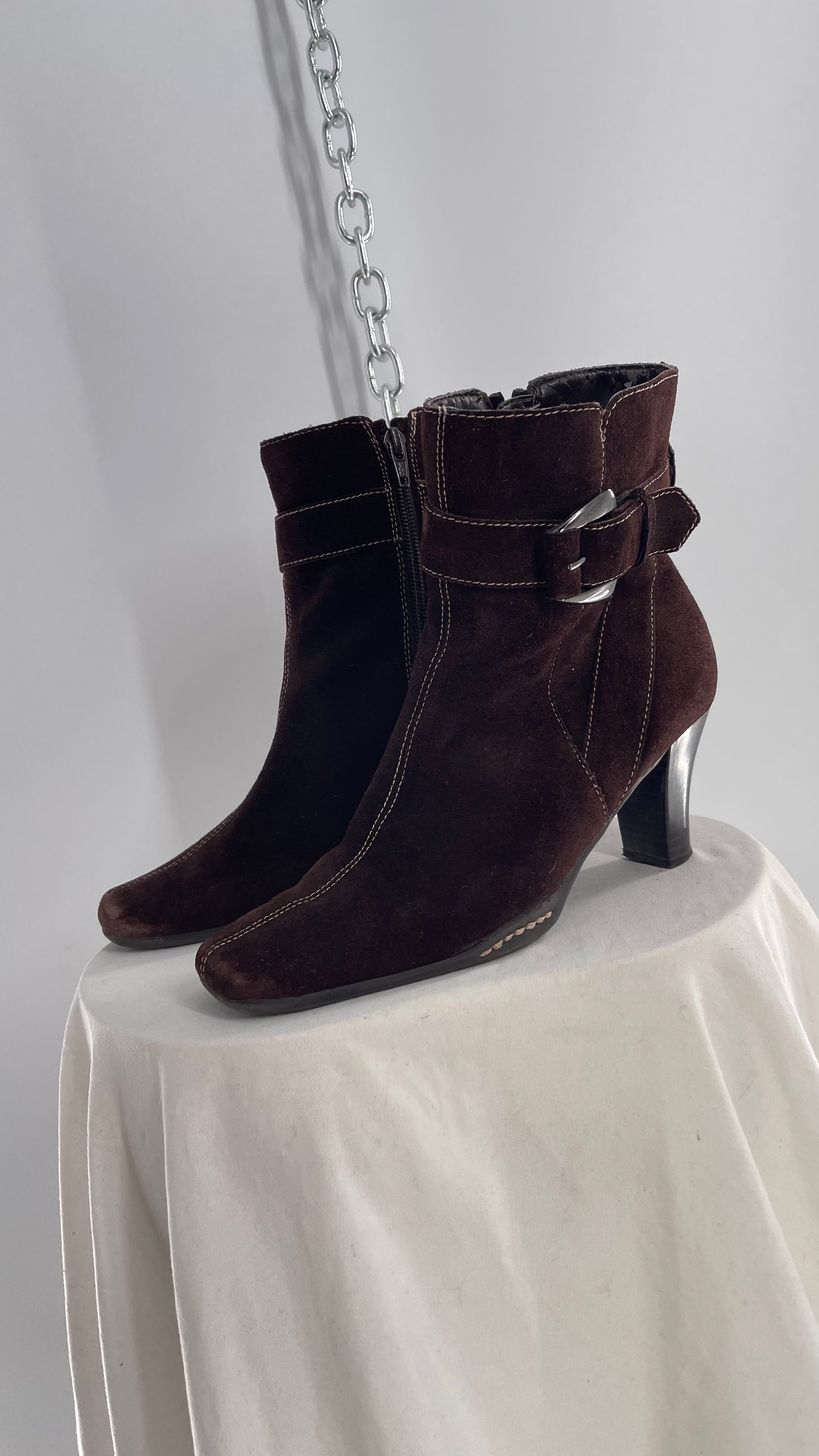 Vintage Aerosole Brown Suede Square Toe Booties with Contrast White Stitch and Ankle Buckle (7)