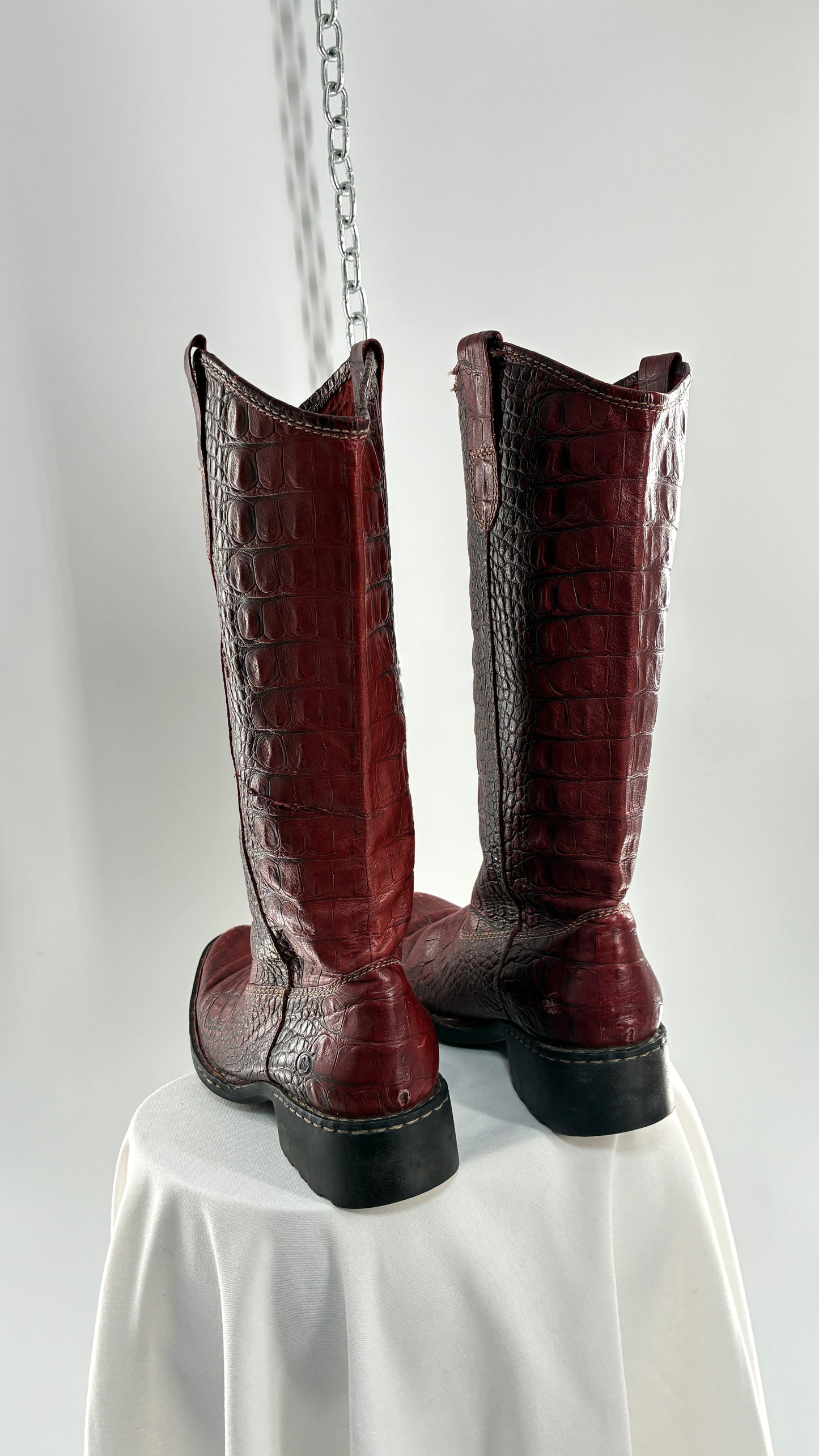 Vintage BORN Red Genuine Leather Crocodile Embossed Pointed Toe Boots (8.5)