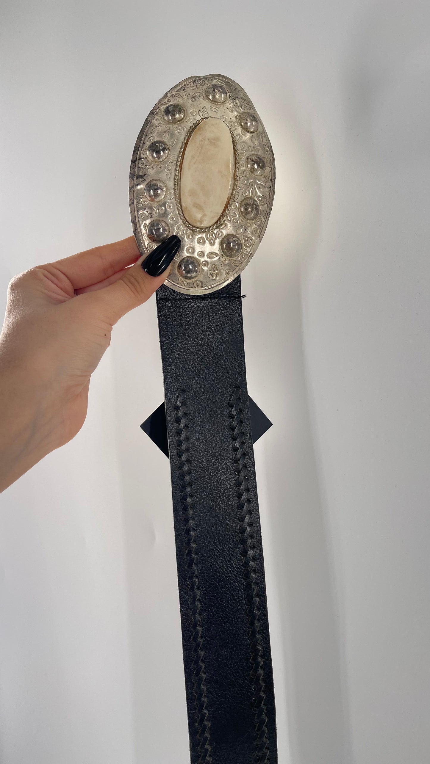 Vintage Black Leather Belt with Silver Metal Buckle with ‘Stone’ Detail (M/L)