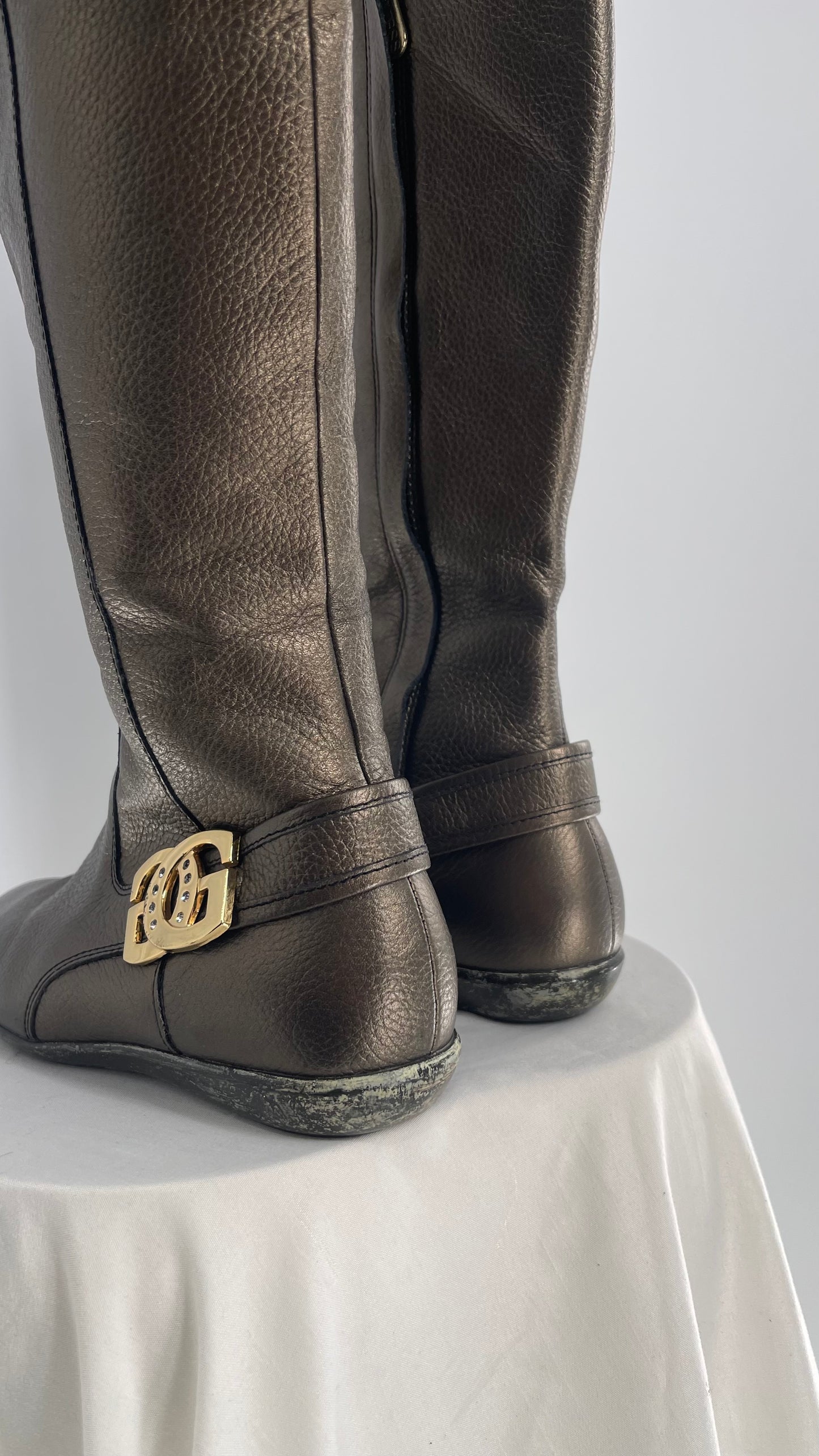 Vintage GUESS Metallic Bronze/Pewter Silver Leather Boots with Logo Buckle (36)