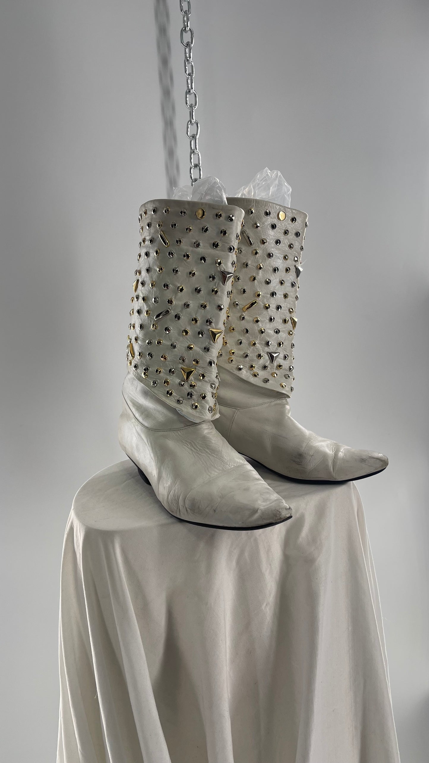 Vintage 1980s Fantasy Collection White Leather Pointed Boots with Mixed Metal Studs (8)