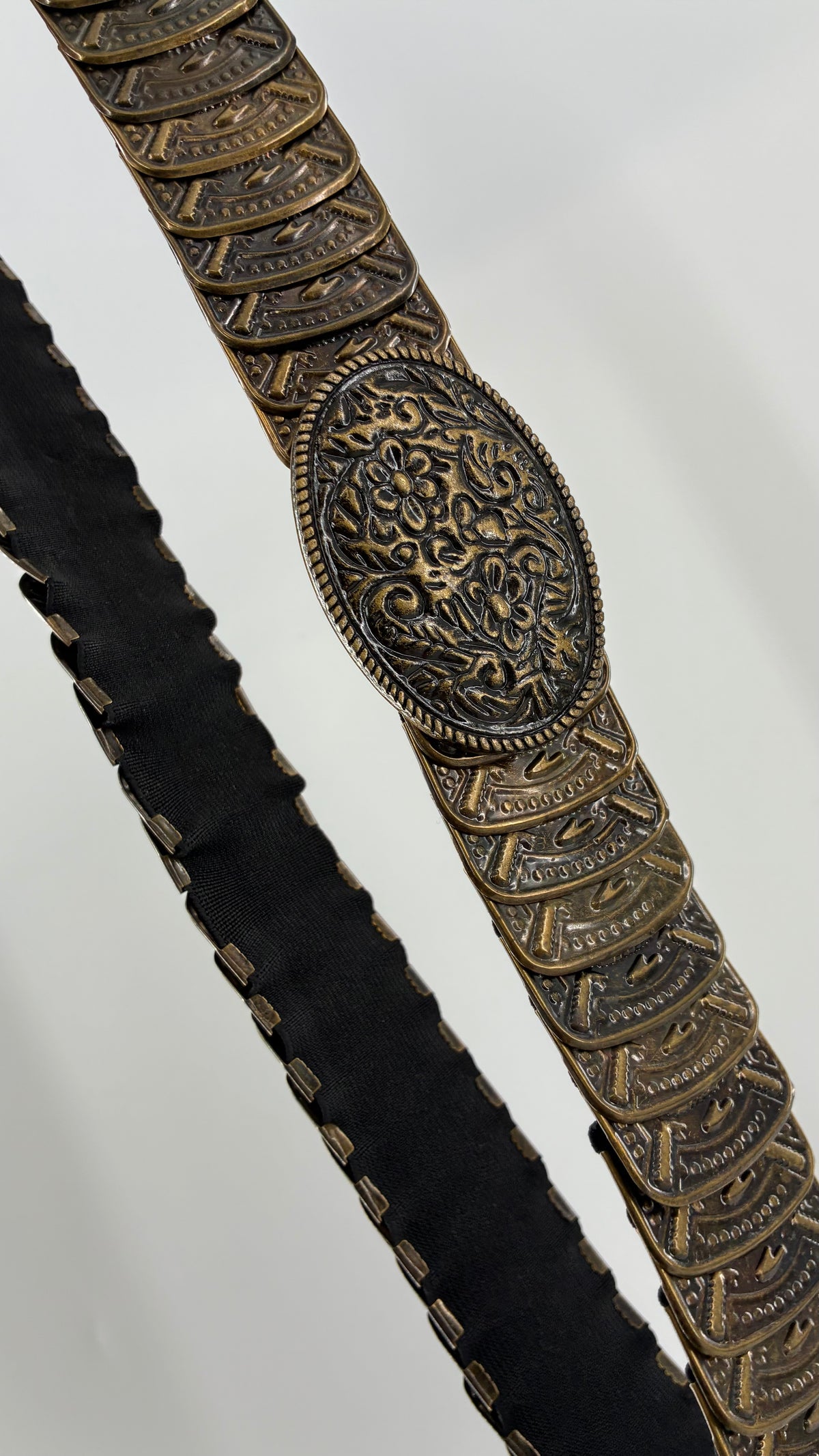 Vintage Antique Gold-Tone Scale Belt With Ornate Oval Buckle (L/XL)