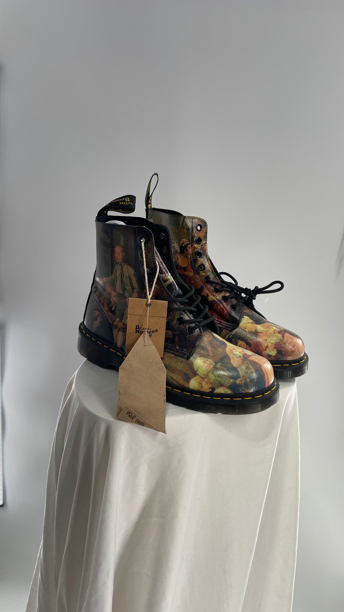 Dr Martens Men's William Hogarth Pascal 1460 Special Edition Art Museum Collection Boots. (8 M)