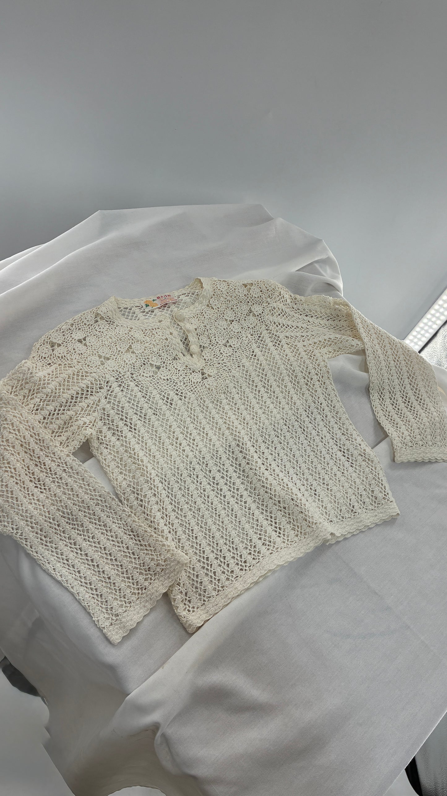 Vintage 1970s White Crochet Hand Made Quarter Sleeve Tunic Top Made in Shanghai (XS)