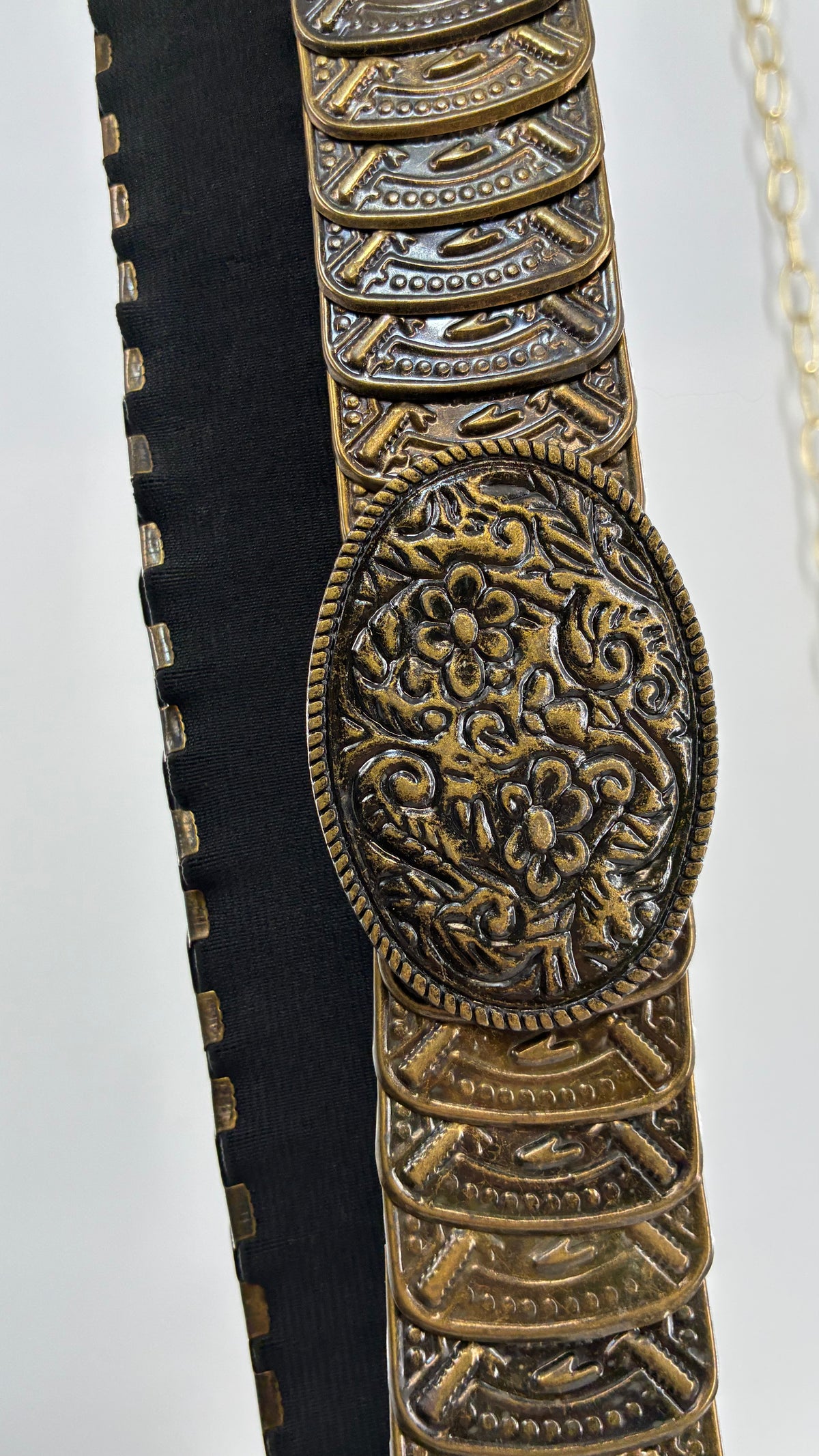 Vintage Antique Gold-Tone Scale Belt With Ornate Oval Buckle (L/XL)