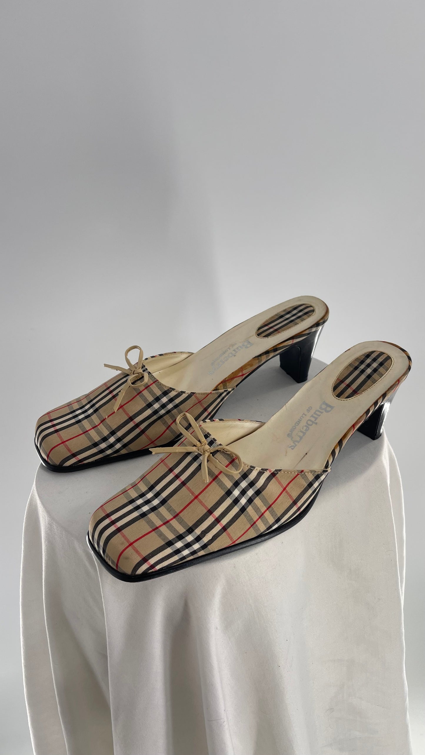 Vintage Rare Burberry Plaid Patterned Kitten Heel (10)