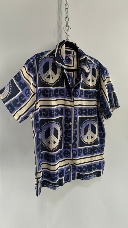 Urban Outfitters Silky Men’s Retro Button Up (Medium)