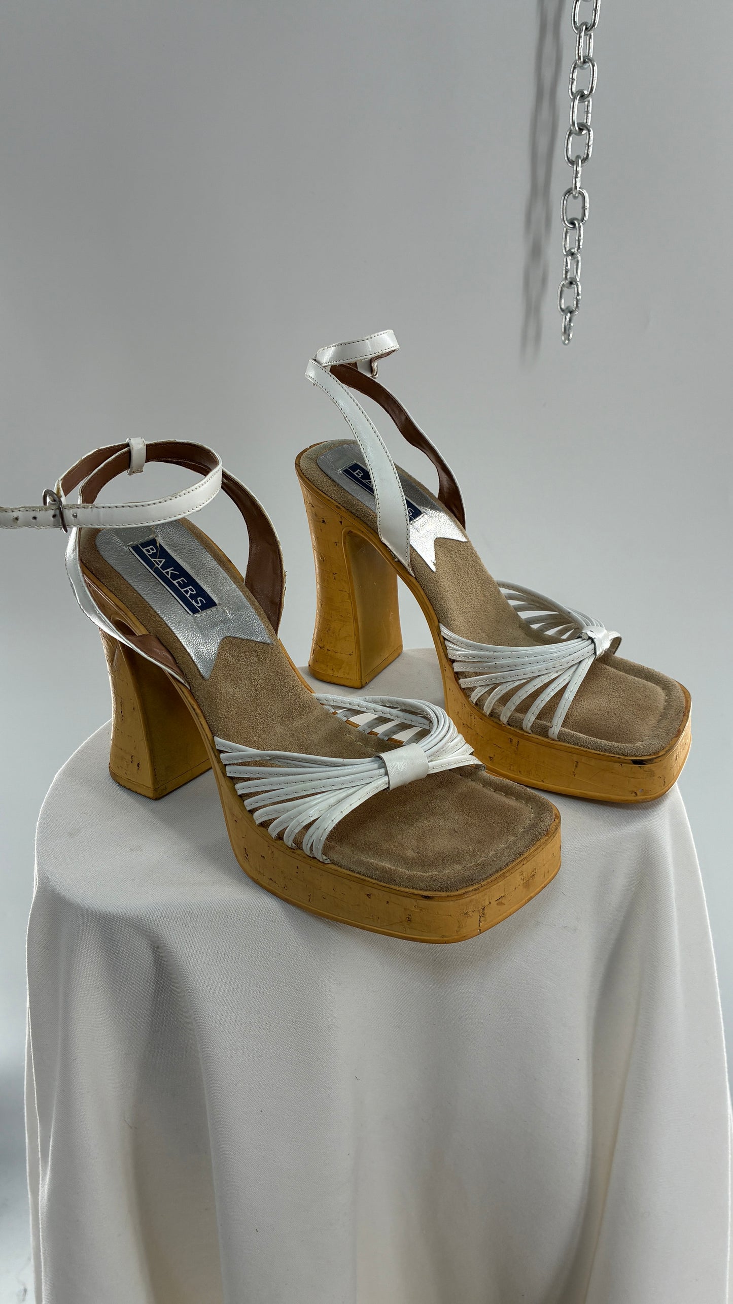 Vintage 1990s Baker Square Toe Block Heel White Platform Sandal Heel (8)