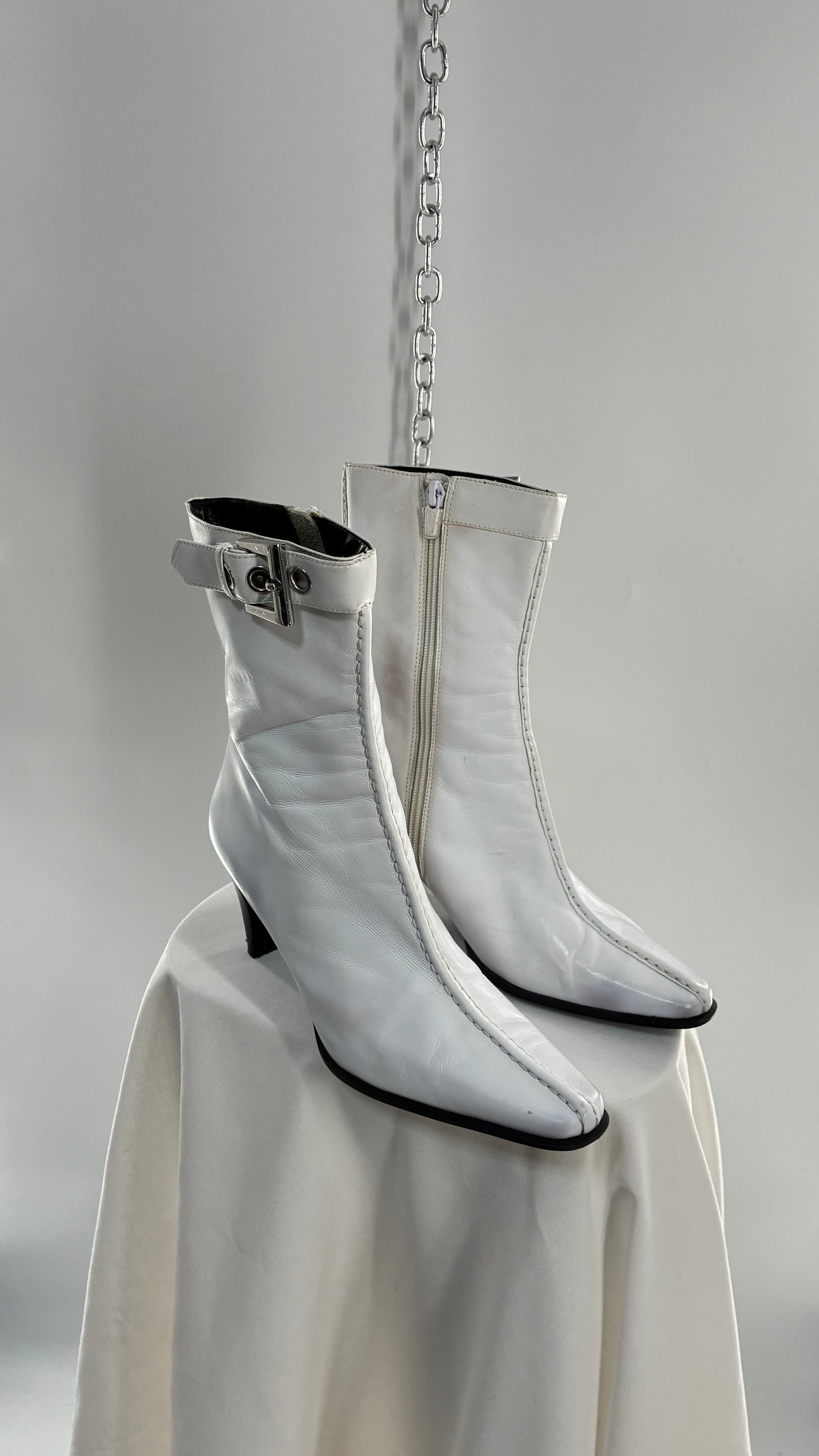 Vintage FRANCO SARTO White Leather Pointed Toe Boots with Ankle Buckle (7.5)