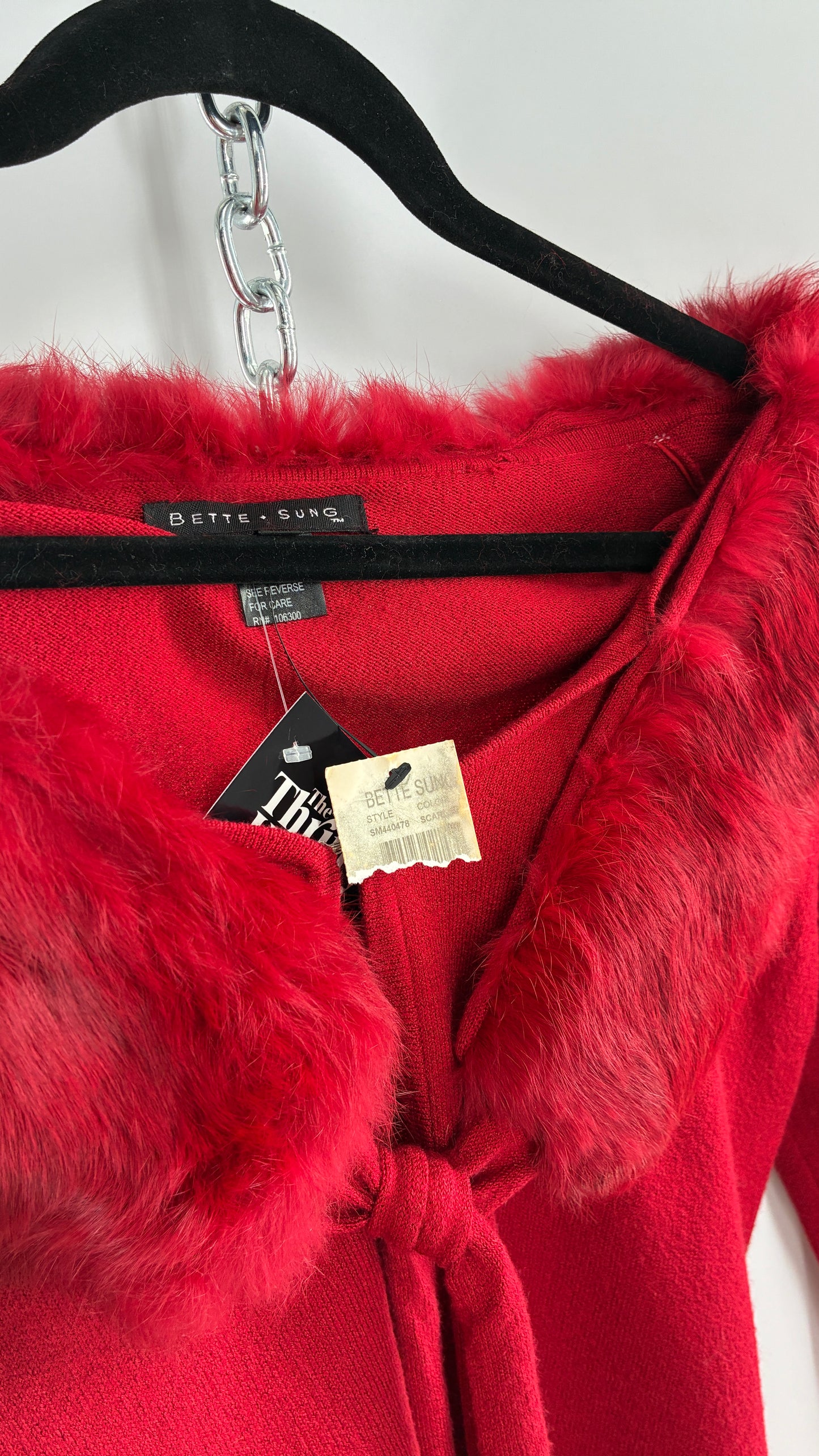 Deadstock Vintage BETTE SUNG Red Tie Bust Cardigan with Genuine Rabbit Fur Collar (Large)