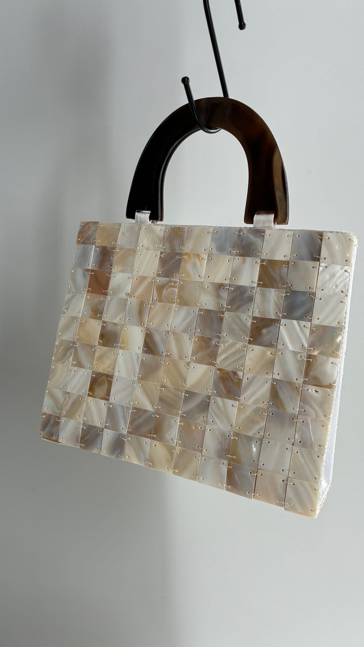 Vintage Seashell Off White Tile Mini Hand Bag