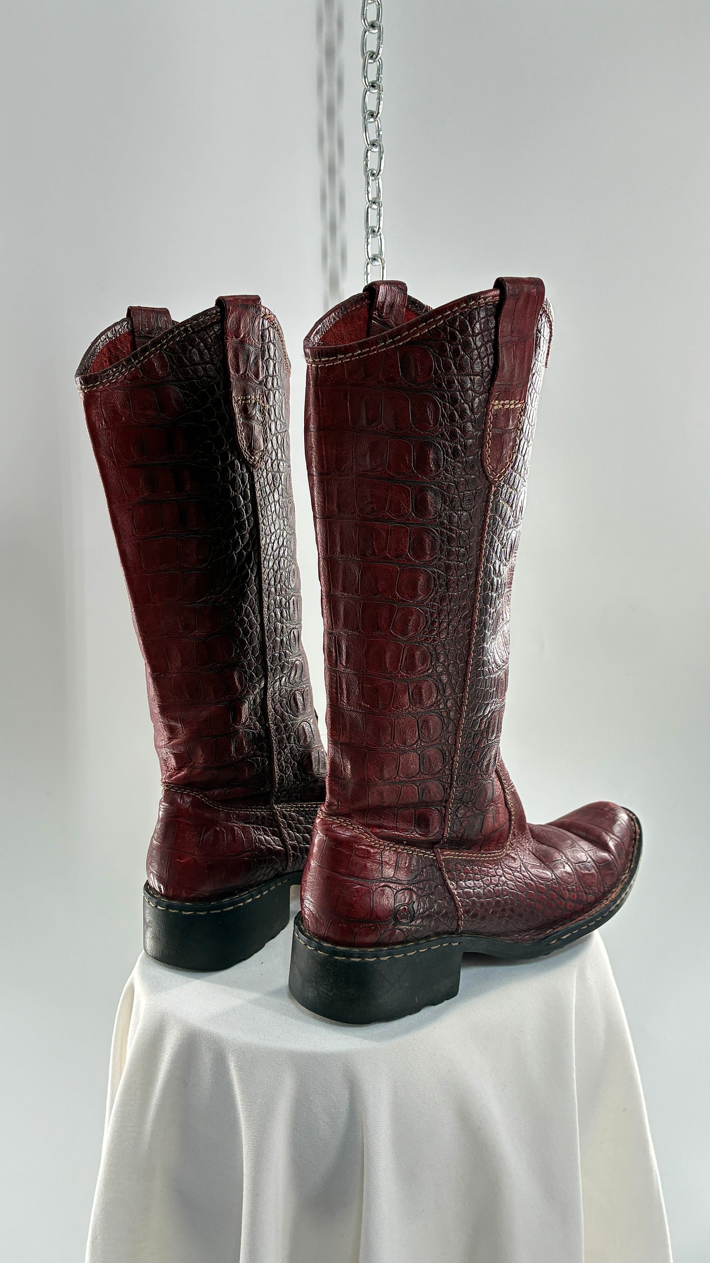 Vintage BORN Red Genuine Leather Crocodile Embossed Pointed Toe Boots (8.5)