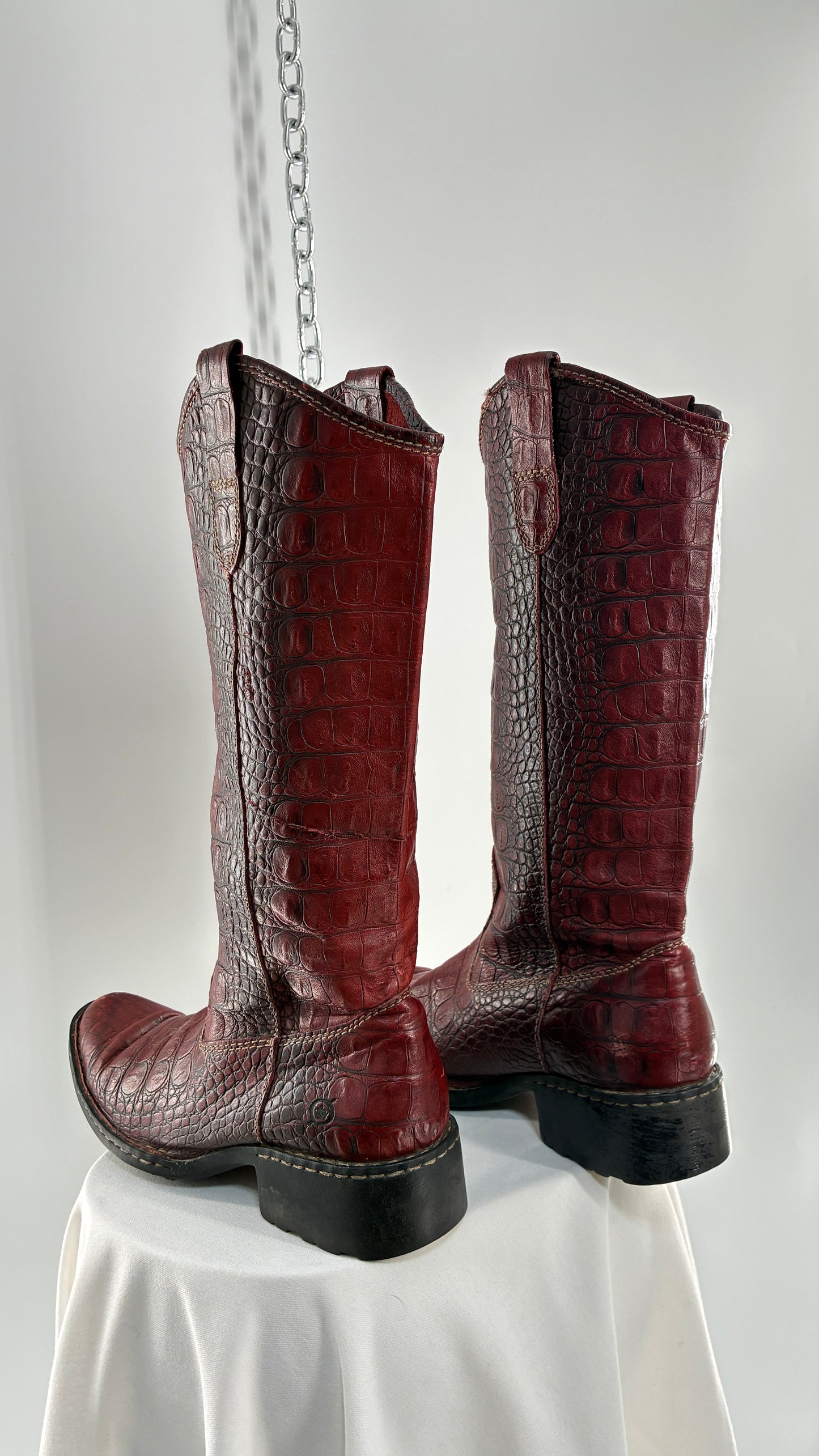 Vintage BORN Red Genuine Leather Crocodile Embossed Pointed Toe Boots (8.5)