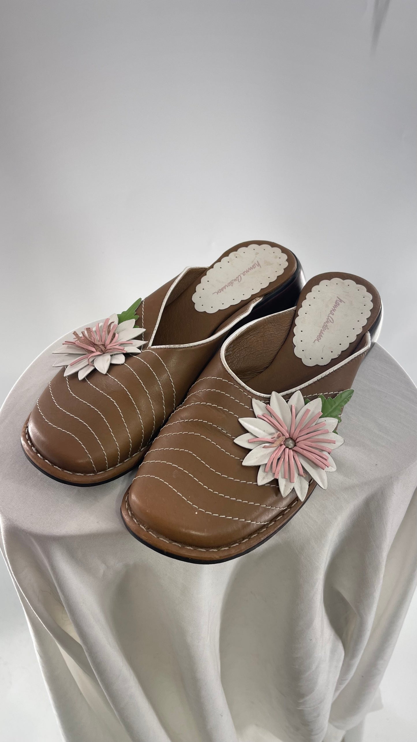 Vintage Hanna Anderson Light Brown Leather Slide Ons with White Stitching and Flower Appliqués (38)