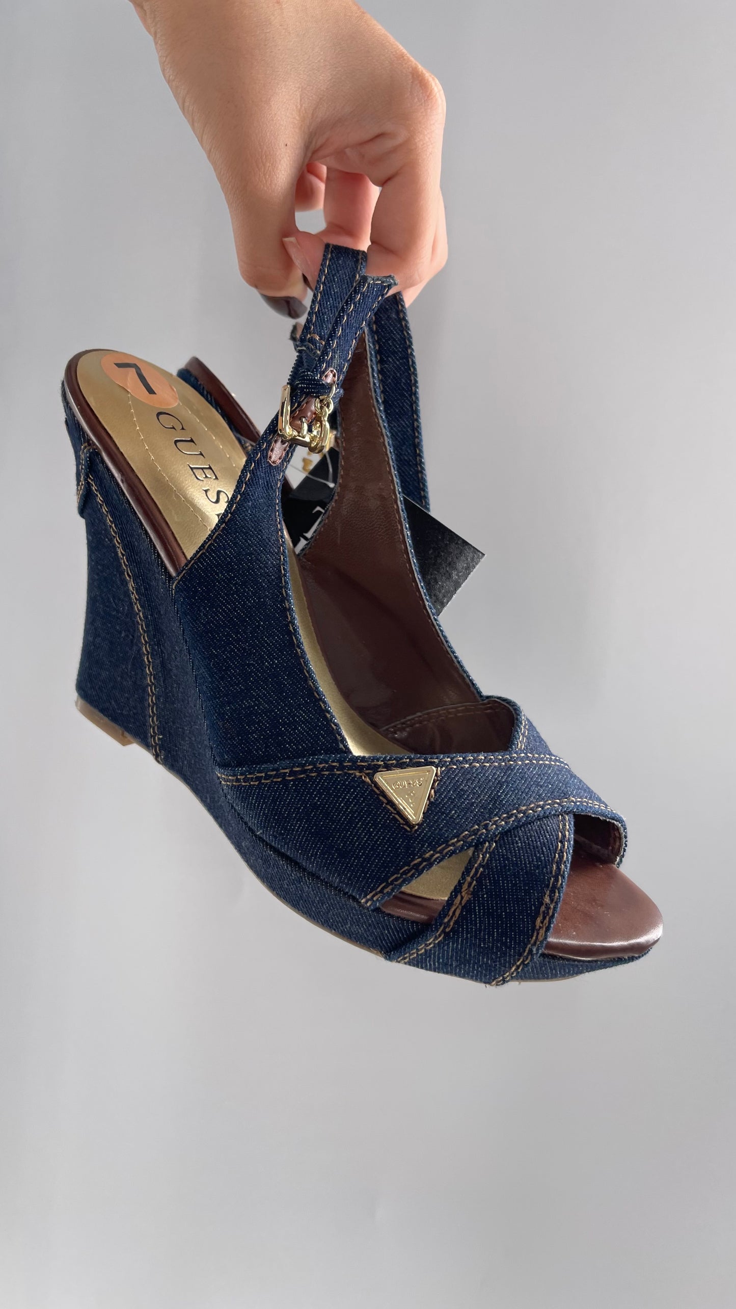 Vintage GUESS Dark Denim Jeans Wedges with Slingback Strap and Iconic Logo (7)